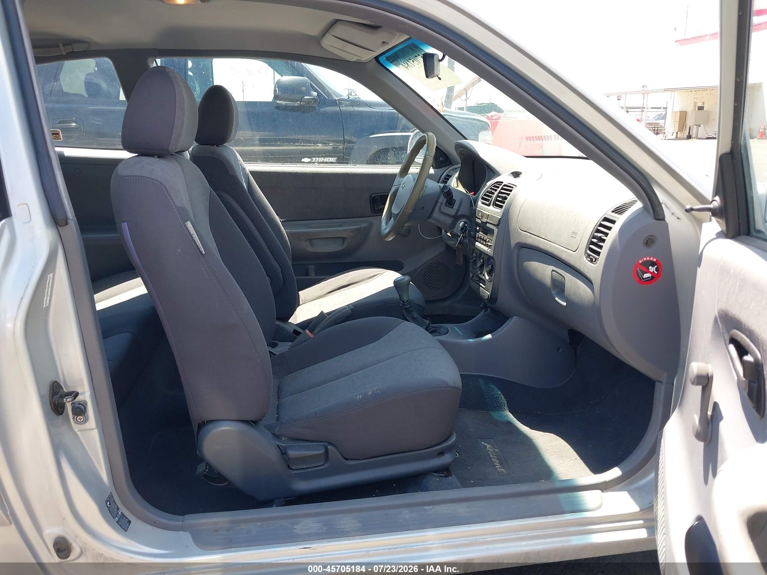 2005 Hyundai Accent Gls/gt Silver vin: KMHCG35C25U349797