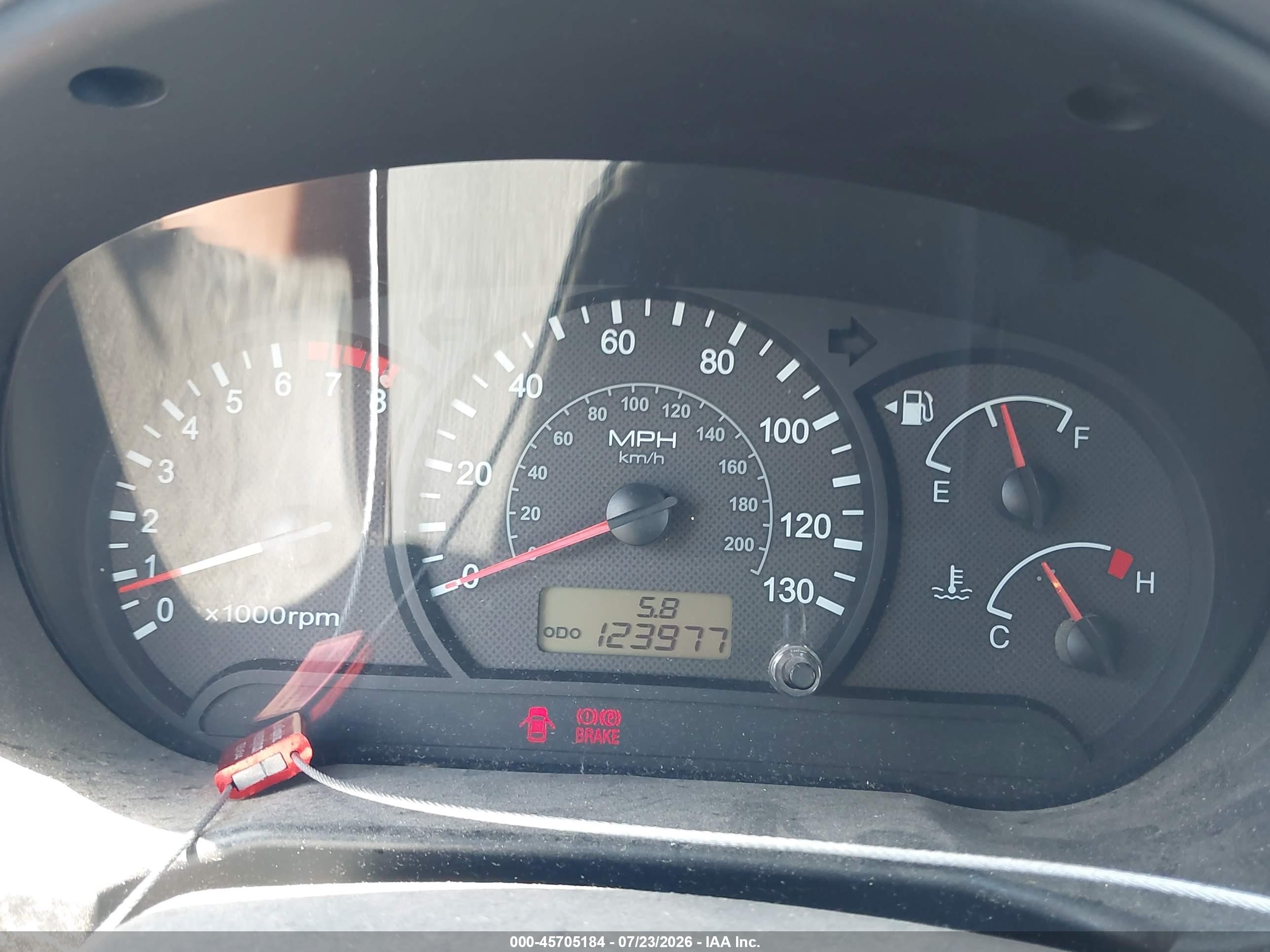 2005 Hyundai Accent Gls/gt Silver vin: KMHCG35C25U349797