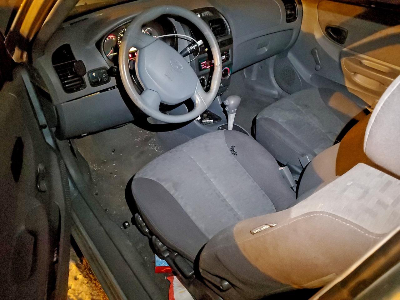 2004 Hyundai Accent Gl Turquoise vin: KMHCG35C34U317181