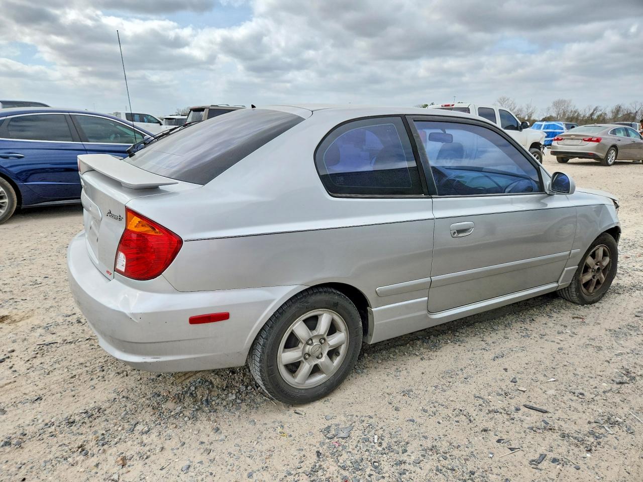 2004 Hyundai Accent Gl Silver vin: KMHCG35C54U279677