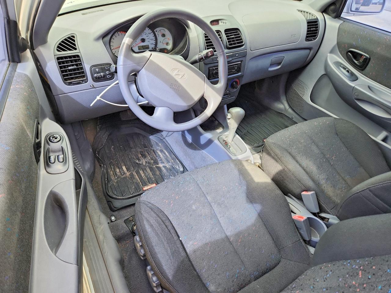 2004 Hyundai Accent Gl Silver vin: KMHCG35C54U279677