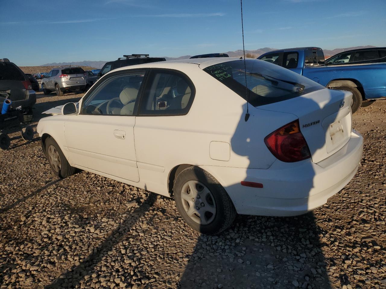 2004 Hyundai Accent Gl Белый vin: KMHCG35C54U285740