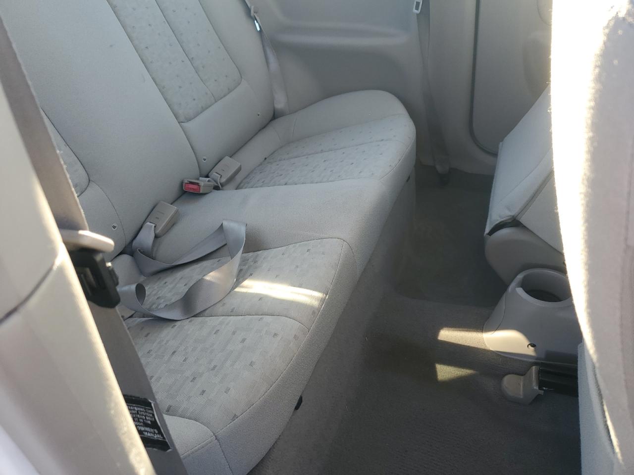 2004 Hyundai Accent Gl Белый vin: KMHCG35C54U285740
