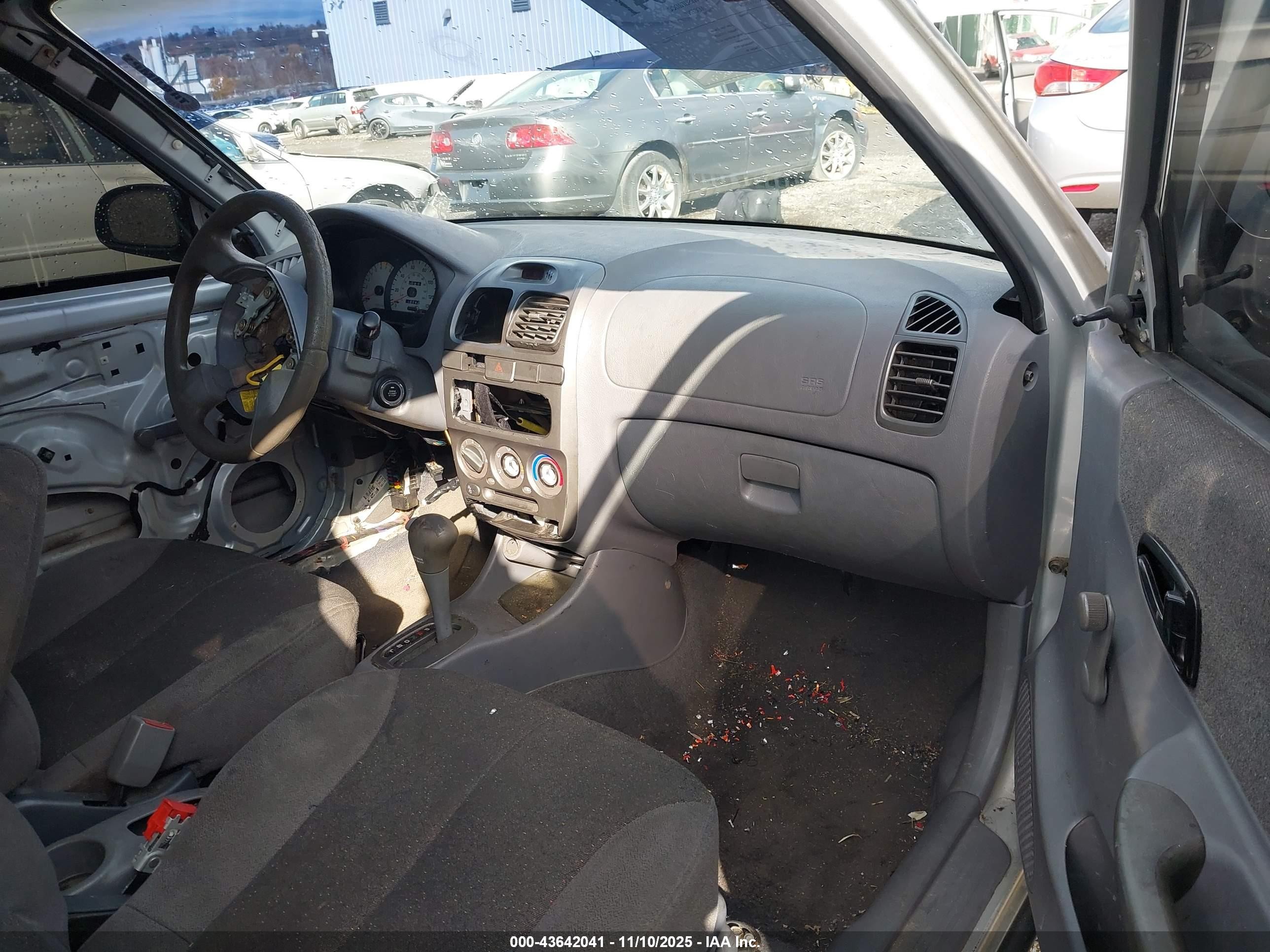 2001 Hyundai Accent Gs Black vin: KMHCG35C61U119724