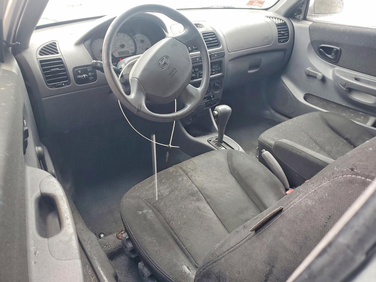 2004 Hyundai Accent Gl Silver vin: KMHCG35C64U279946