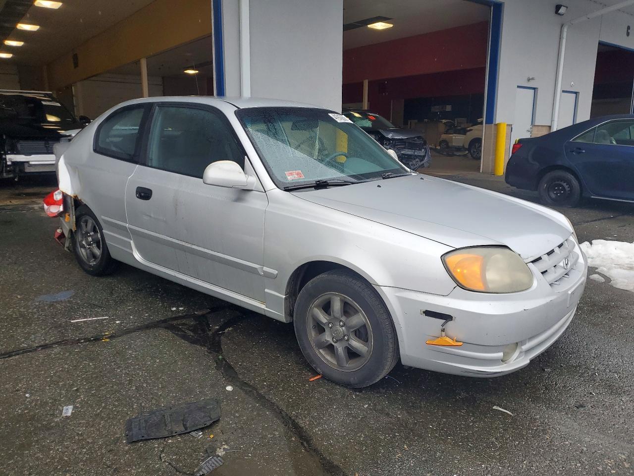 2004 Hyundai Accent Gl Silver vin: KMHCG35C64U279946