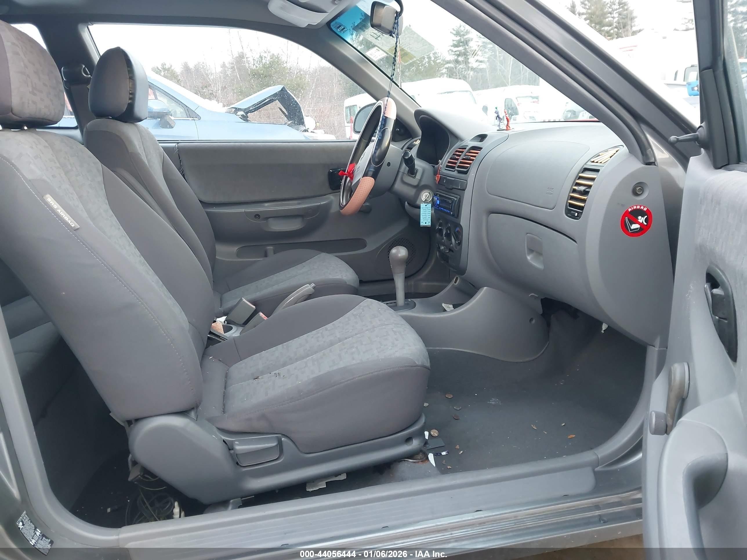 2005 Hyundai Accent Gls/gt Gray vin: KMHCG35C75U348547