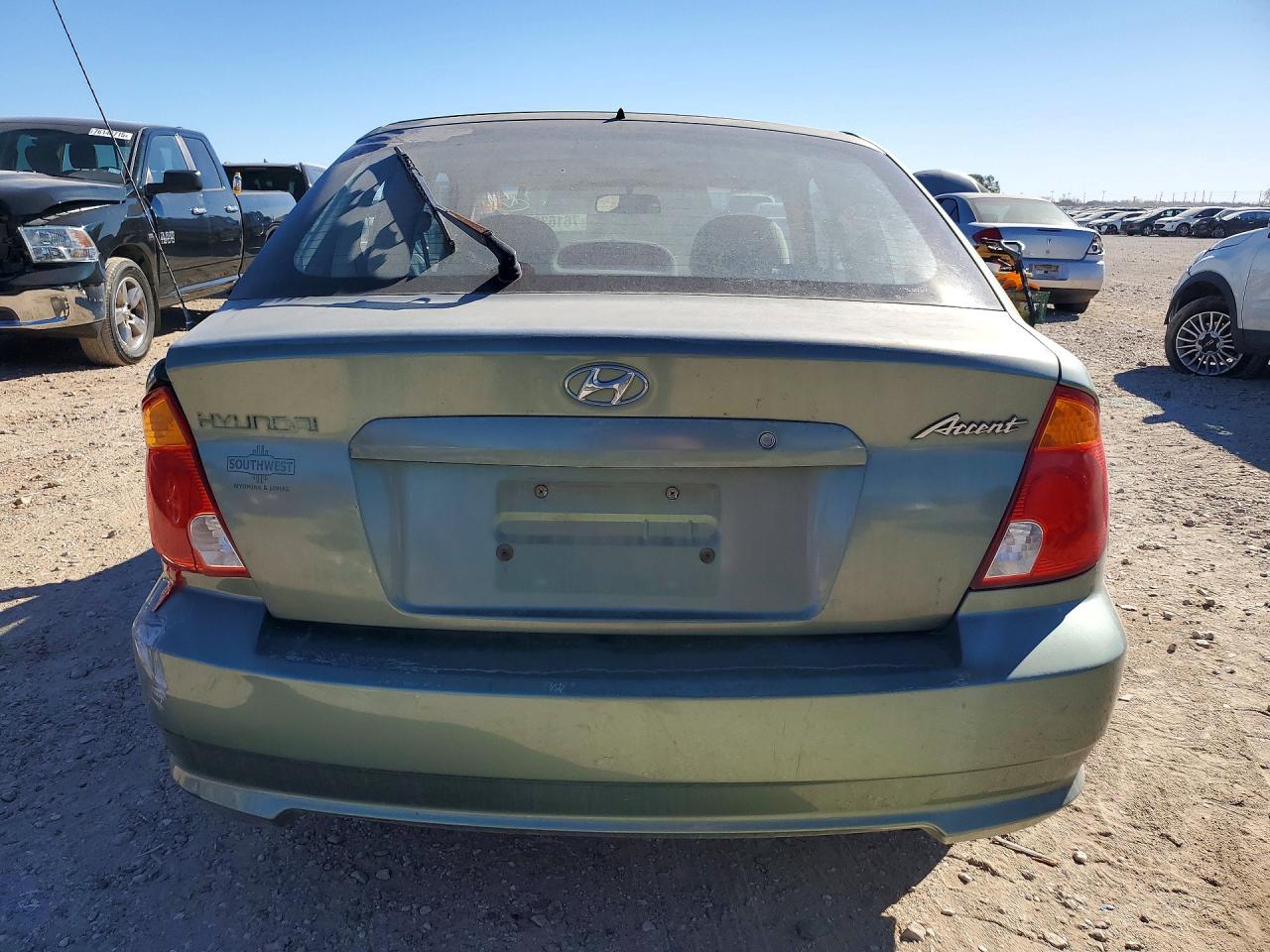 2004 Hyundai Accent Gl Green vin: KMHCG35C84U311439