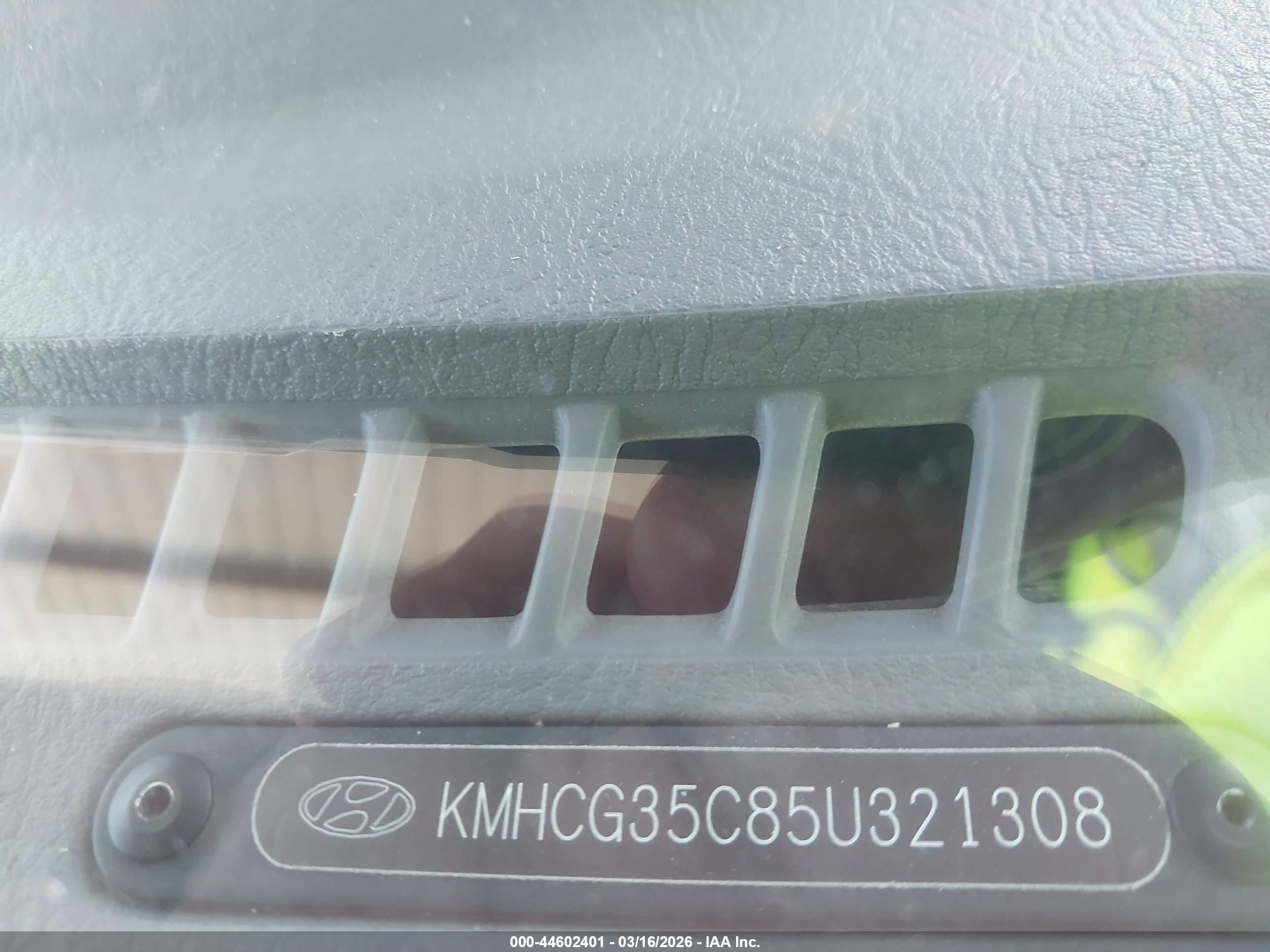 2005 Hyundai Accent Gls/gt Silver vin: KMHCG35C85U321308