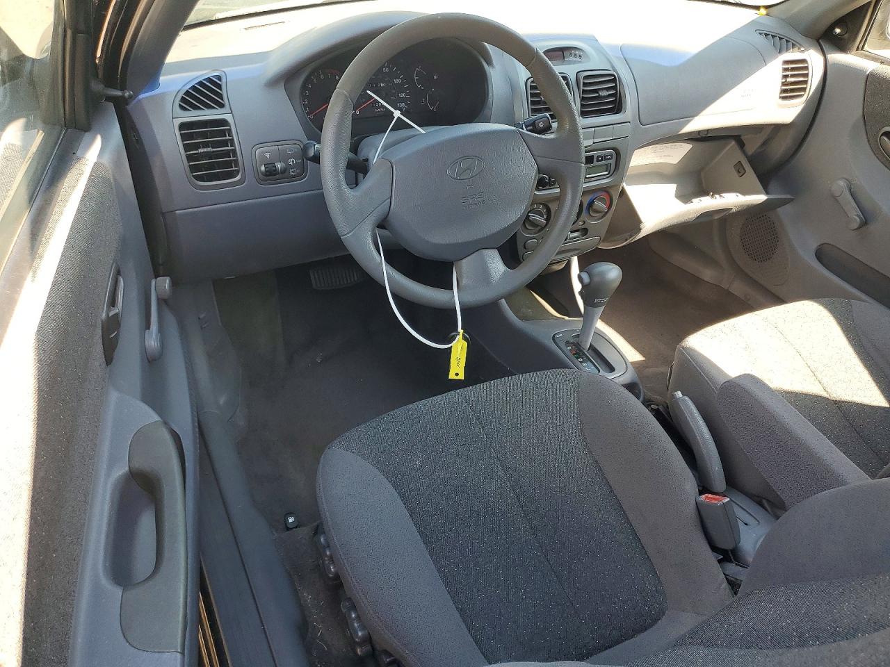 2001 Hyundai Accent Gs Black vin: KMHCG35C91U084600