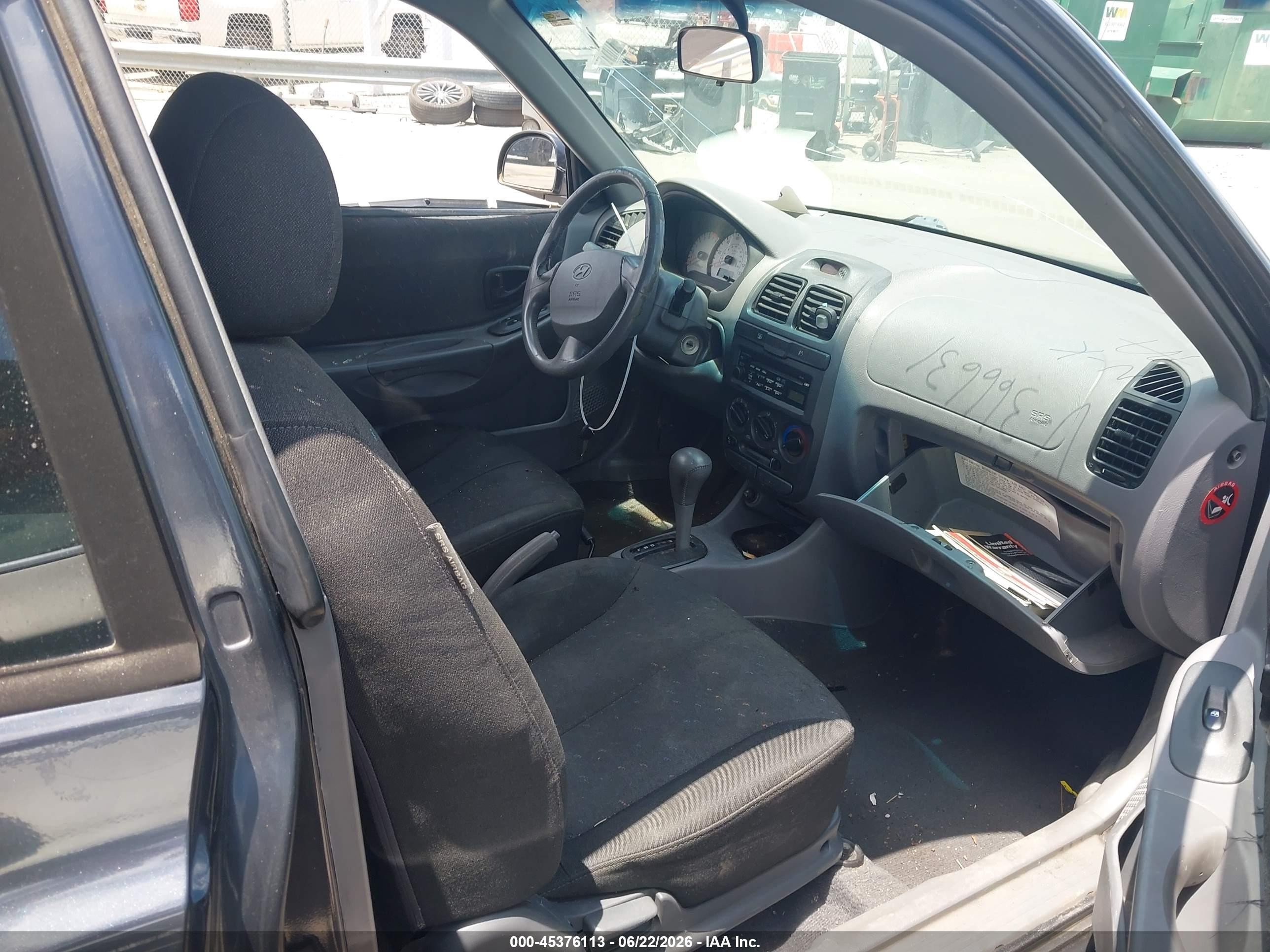 2005 Hyundai Accent Gls/gt Gray vin: KMHCG35C95U366631