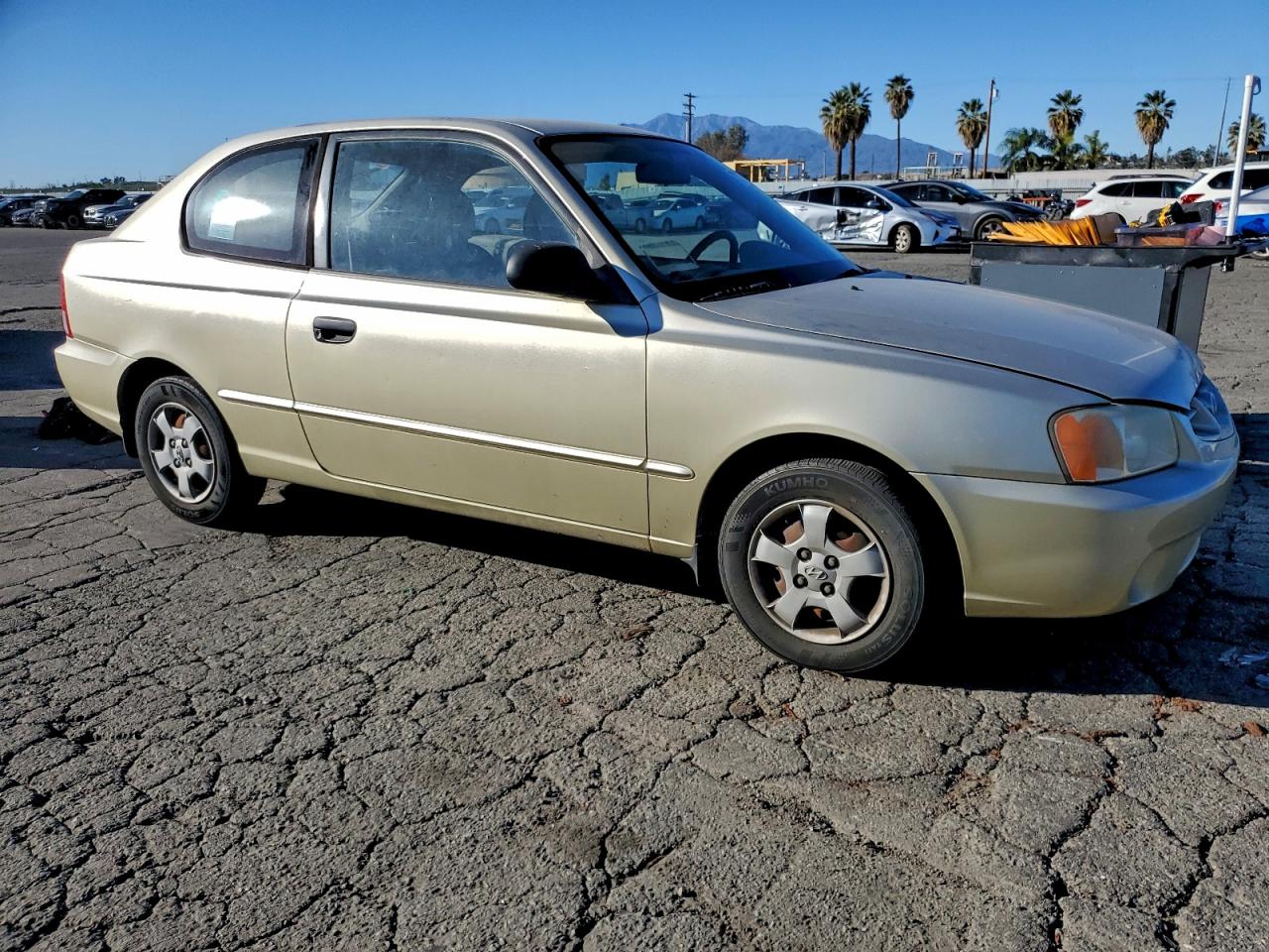 2001 Hyundai Accent Gs Gold vin: KMHCG35CX1U077011