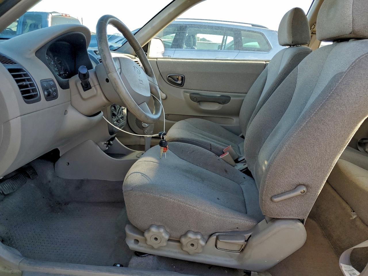 2001 Hyundai Accent Gs Gold vin: KMHCG35CX1U077011