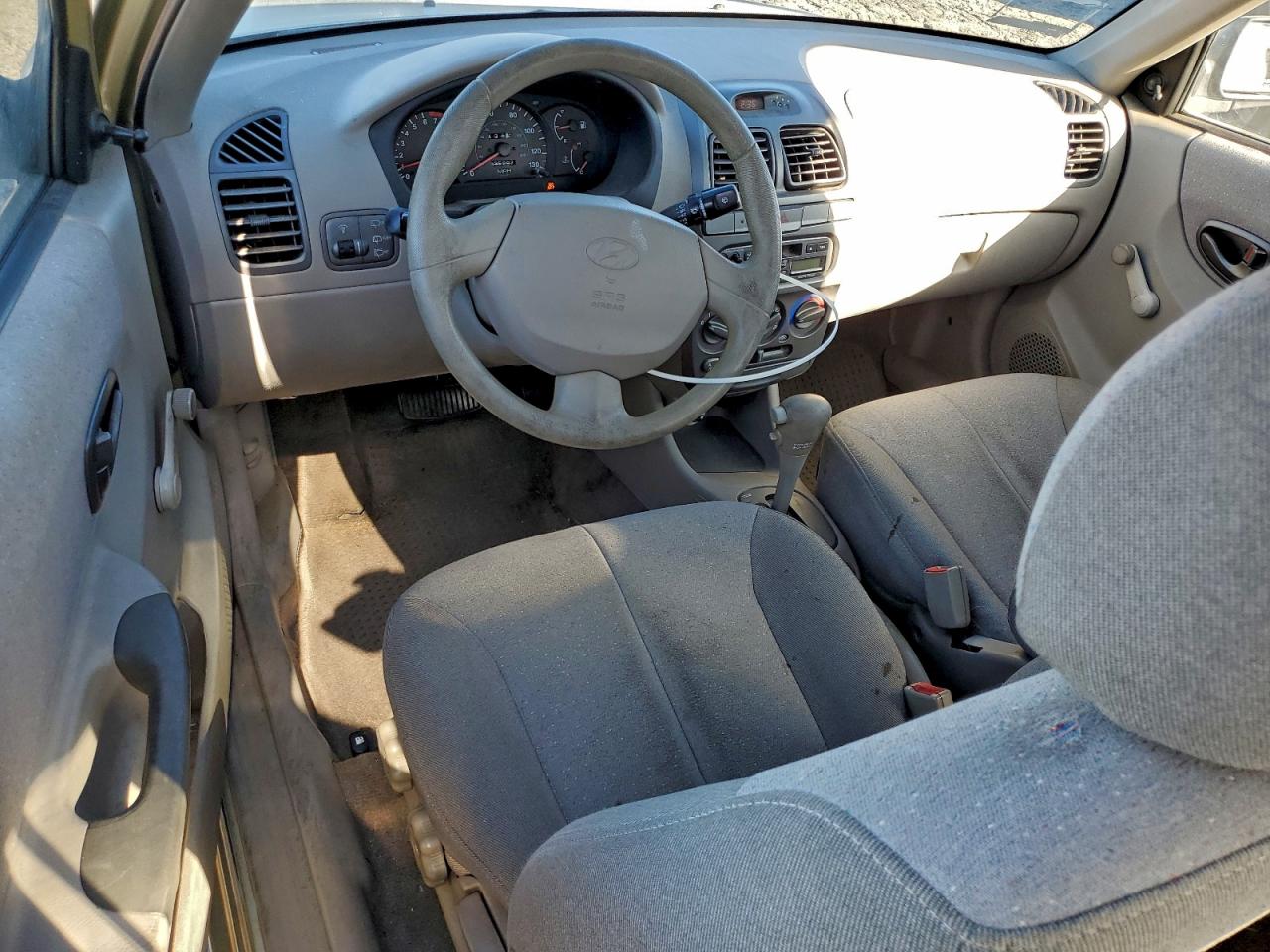2001 Hyundai Accent Gs Gold vin: KMHCG35CX1U077011