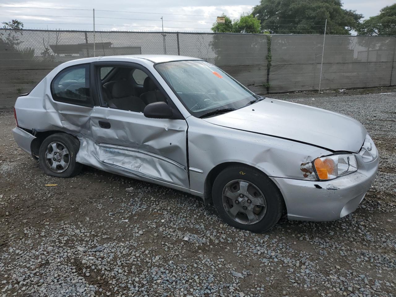 2001 Hyundai Accent Gs Серебряный vin: KMHCG35CX1U138406