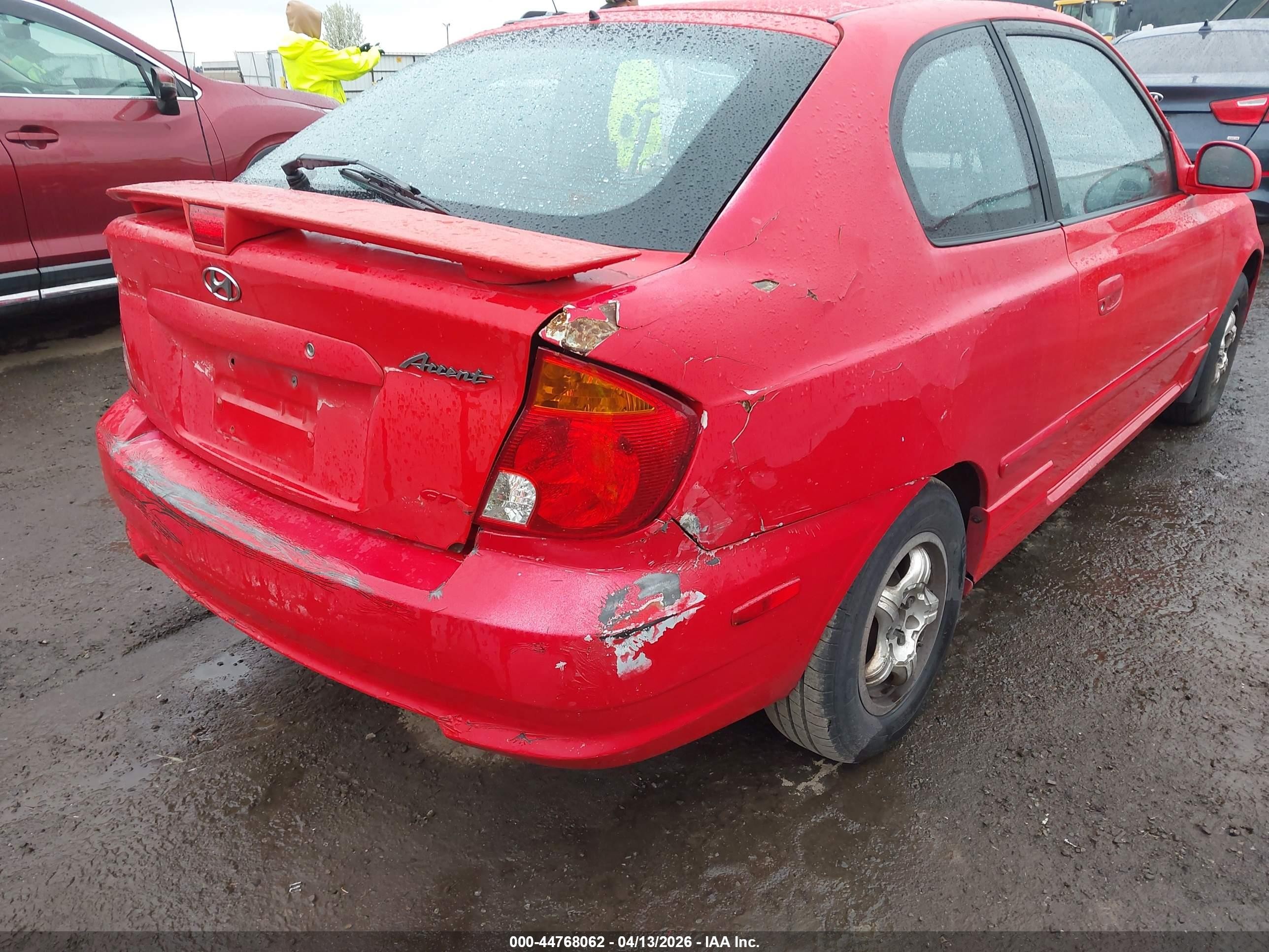 2004 Hyundai Accent Gl/gt Red vin: KMHCG35CX4U280050