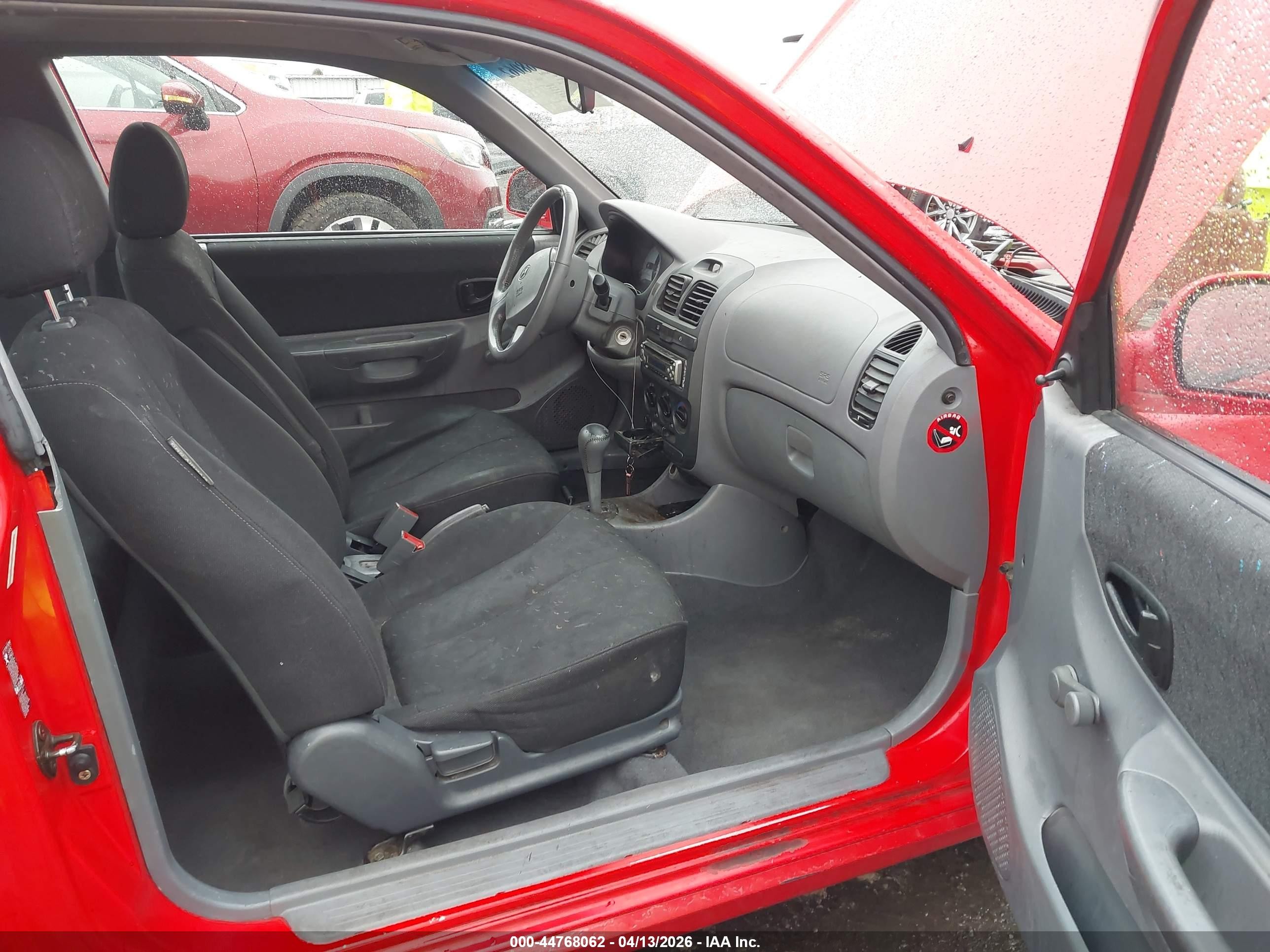 2004 Hyundai Accent Gl/gt Red vin: KMHCG35CX4U280050