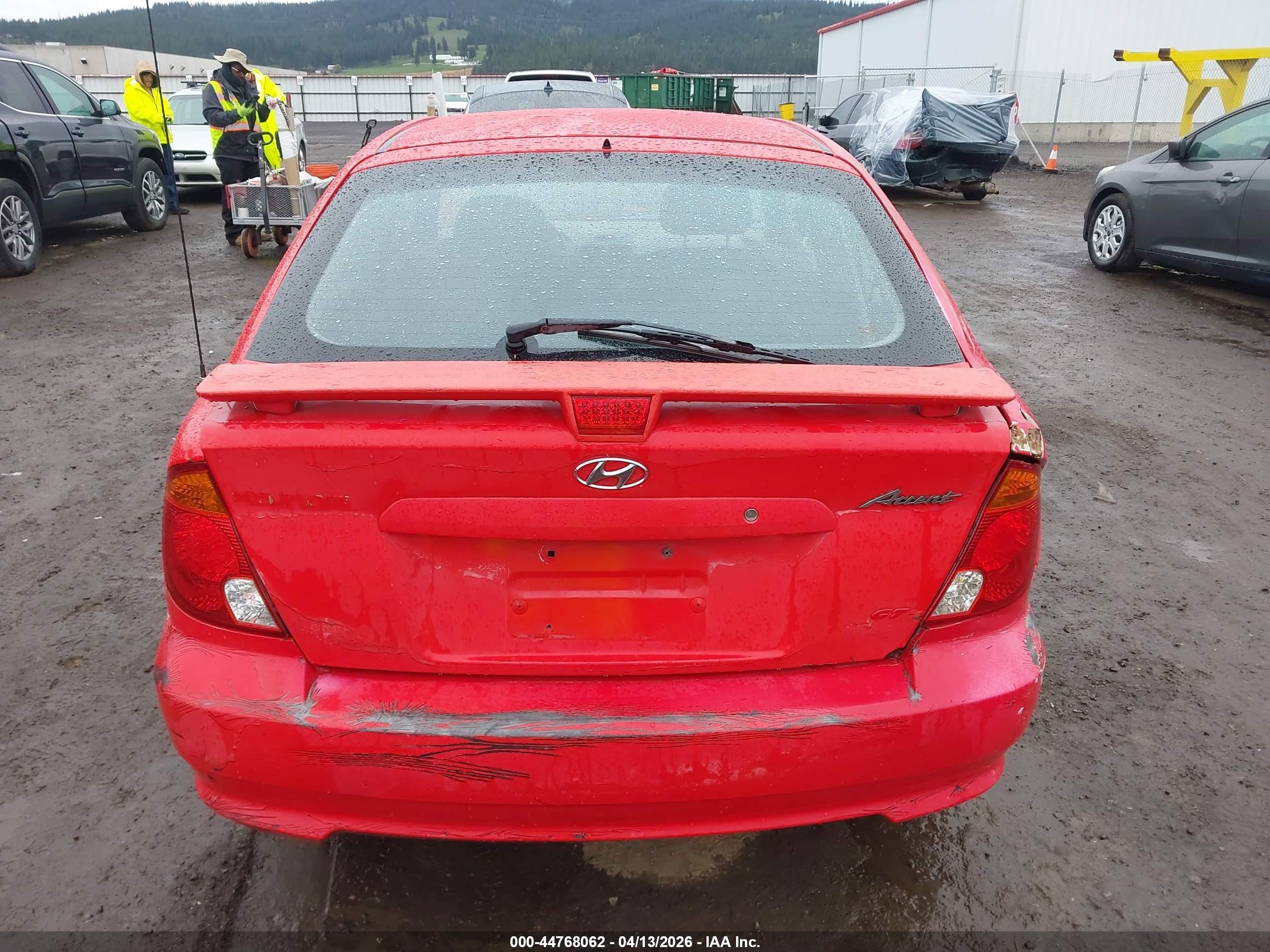 2004 Hyundai Accent Gl/gt Red vin: KMHCG35CX4U280050