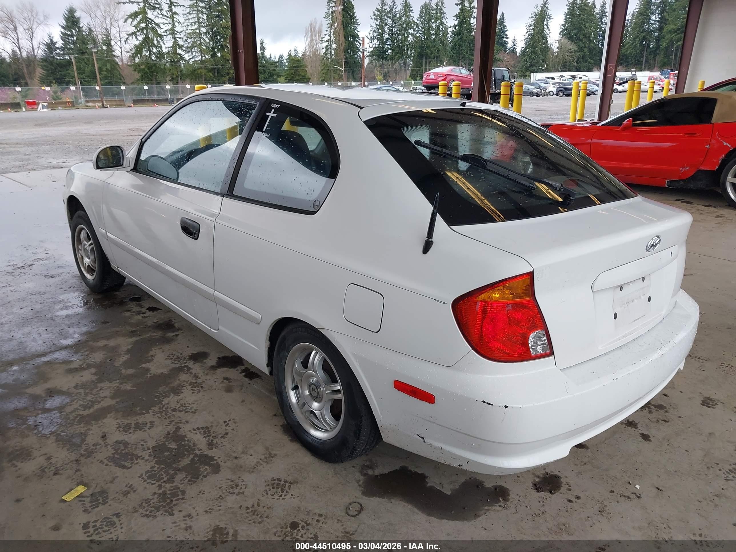 2004 Hyundai Accent Gl/gt White vin: KMHCG35CX4U310258