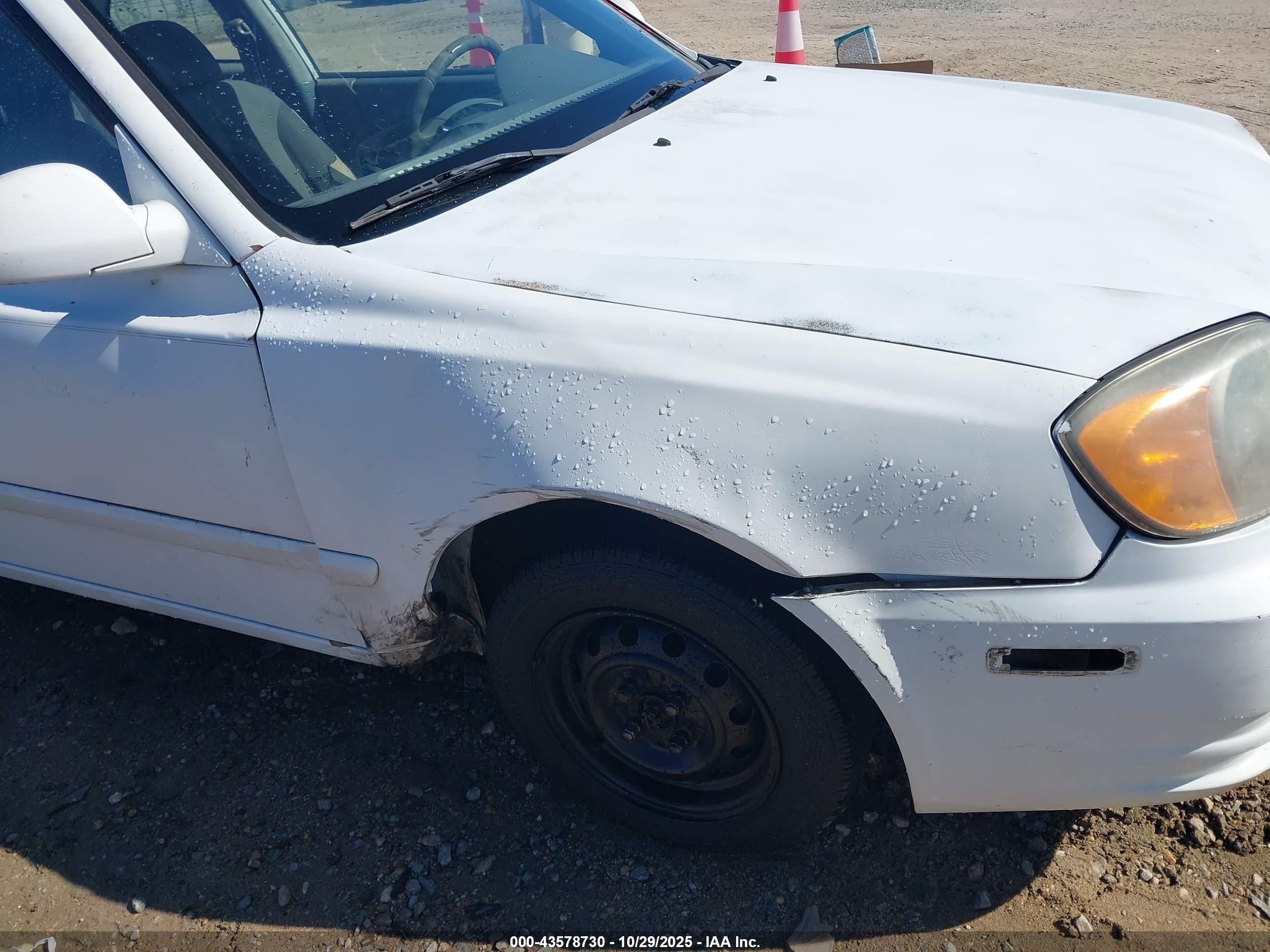 2004 Hyundai Accent Gl/gt White vin: KMHCG35CX4U312835