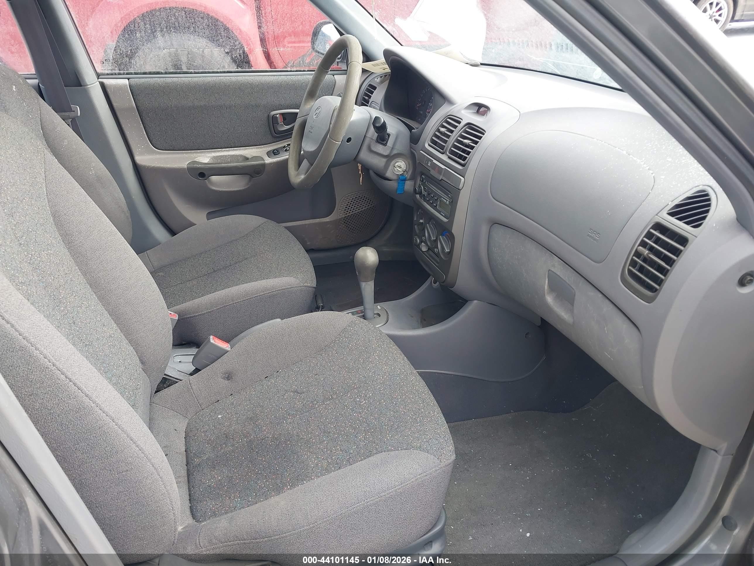2001 Hyundai Accent Gl Серый vin: KMHCG45C01U250671