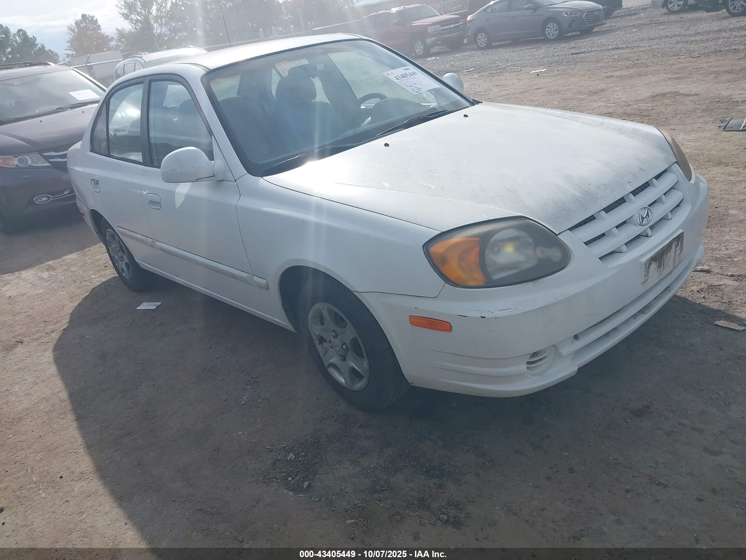 2004 Hyundai Accent Gl White vin: KMHCG45C04U553583
