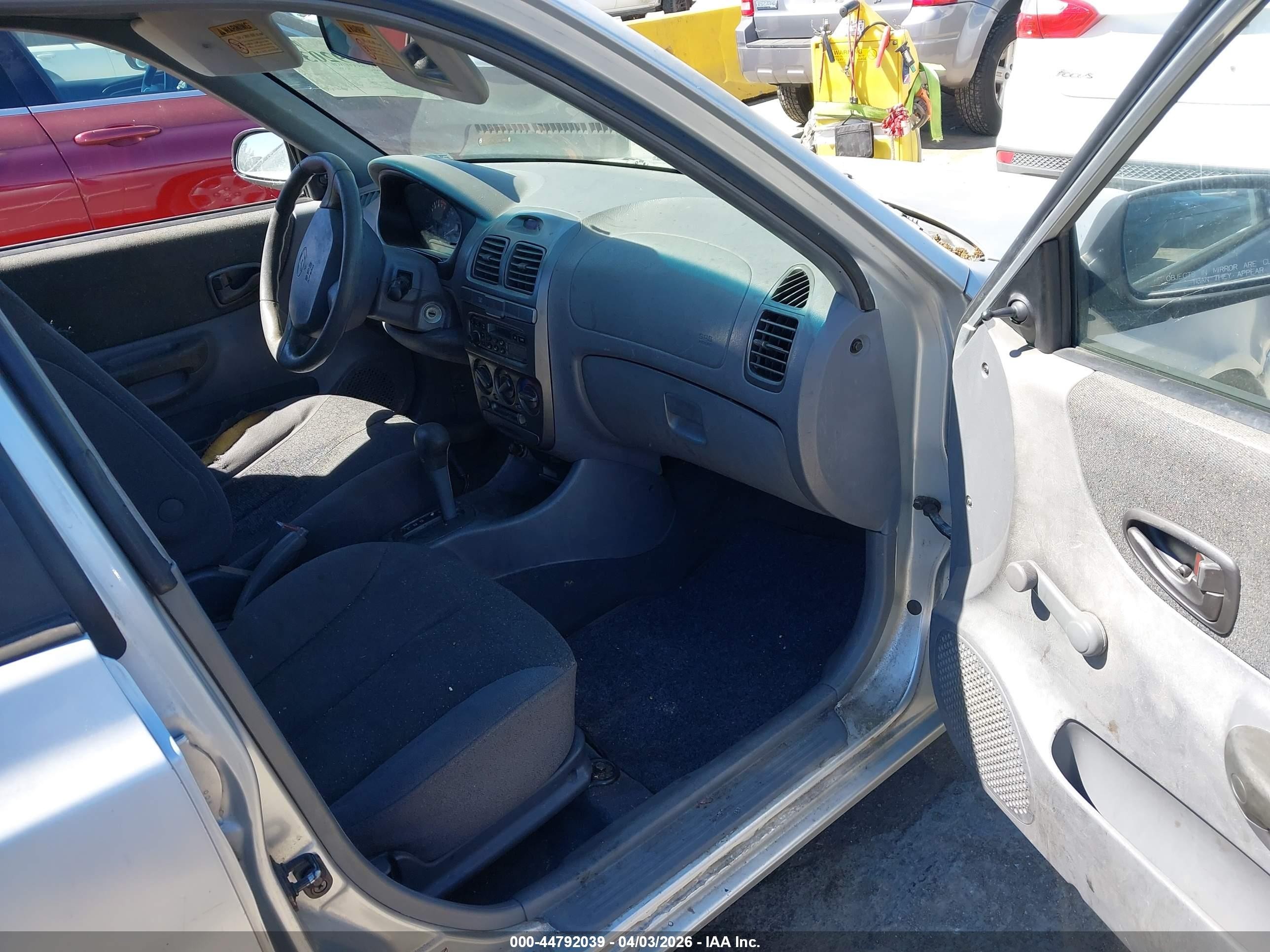2001 Hyundai Accent Gl Silver vin: KMHCG45C11U238304