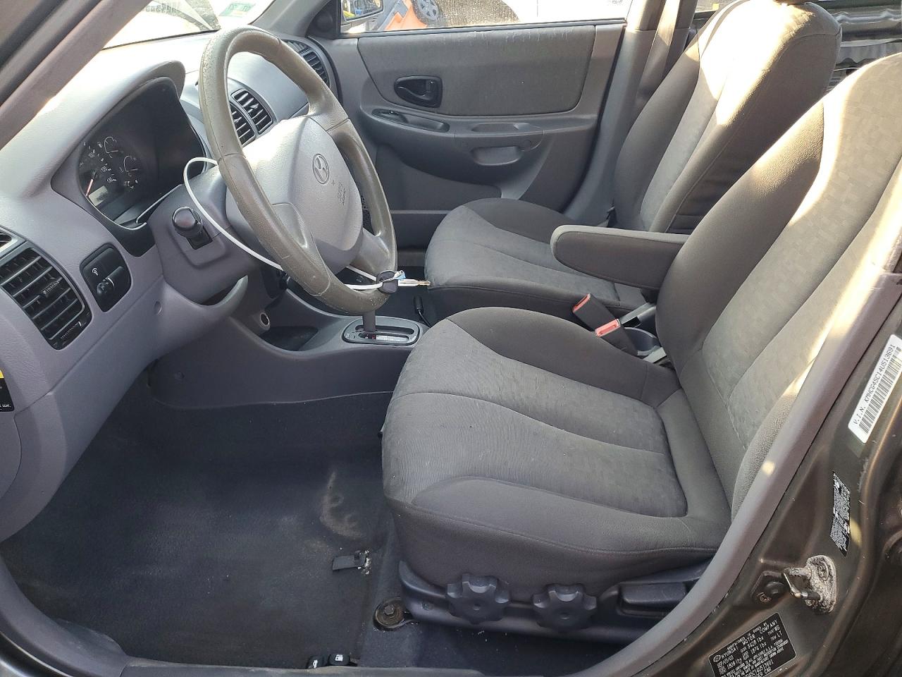 2004 Hyundai Accent Gl Серый vin: KMHCG45C14U513691