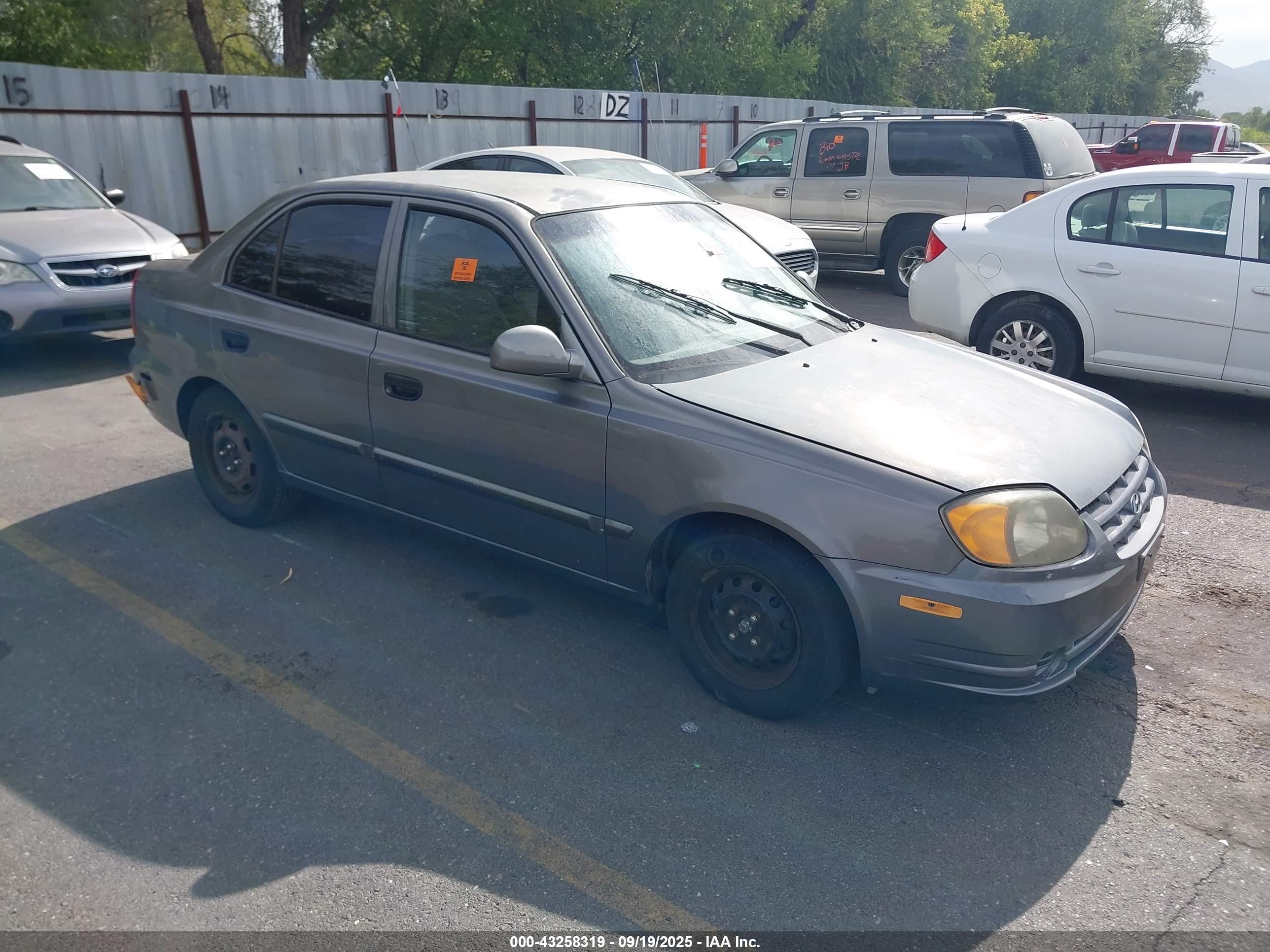 2004 Hyundai Accent Gl Gray vin: KMHCG45C14U534735