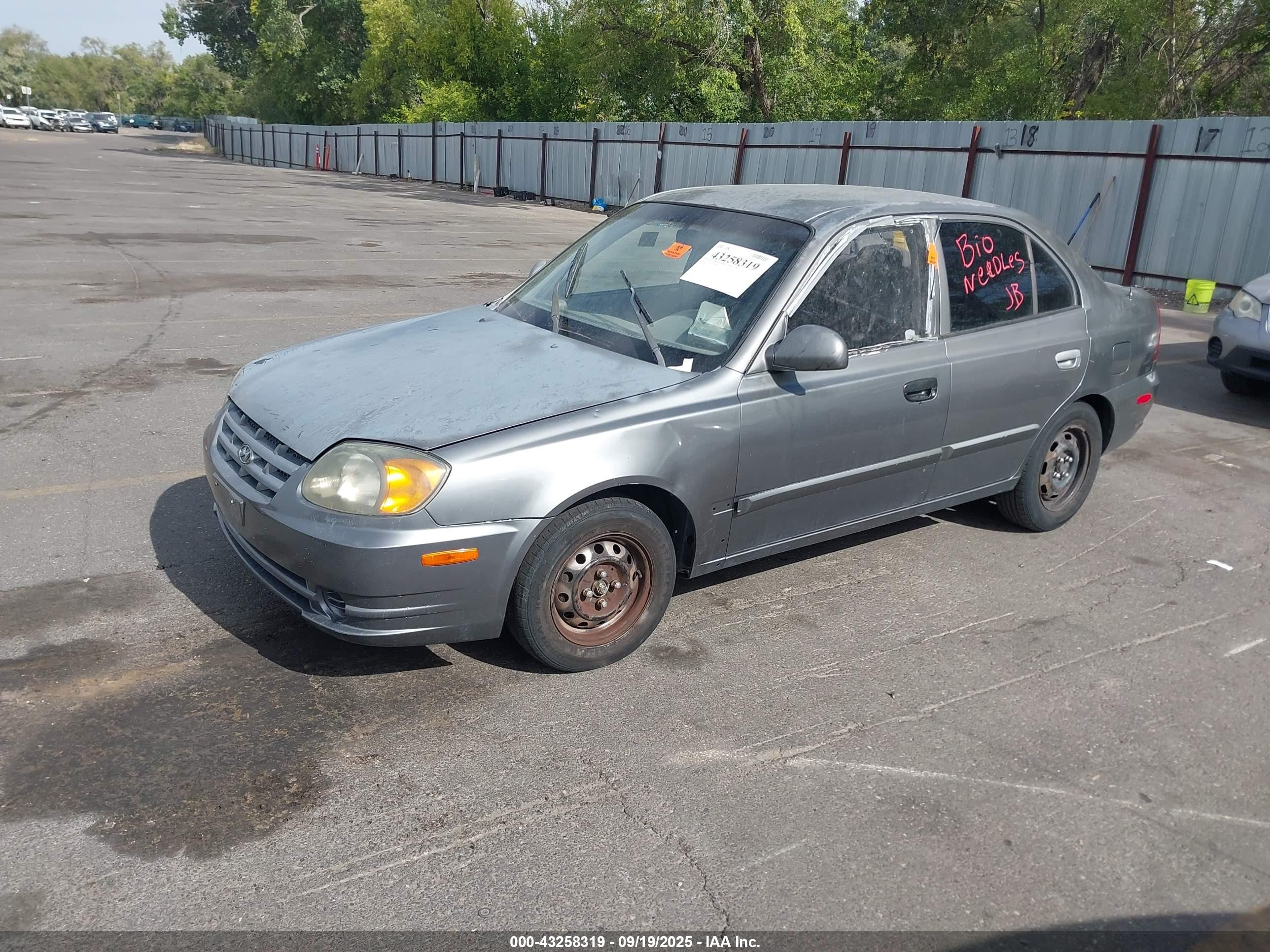 2004 Hyundai Accent Gl Gray vin: KMHCG45C14U534735