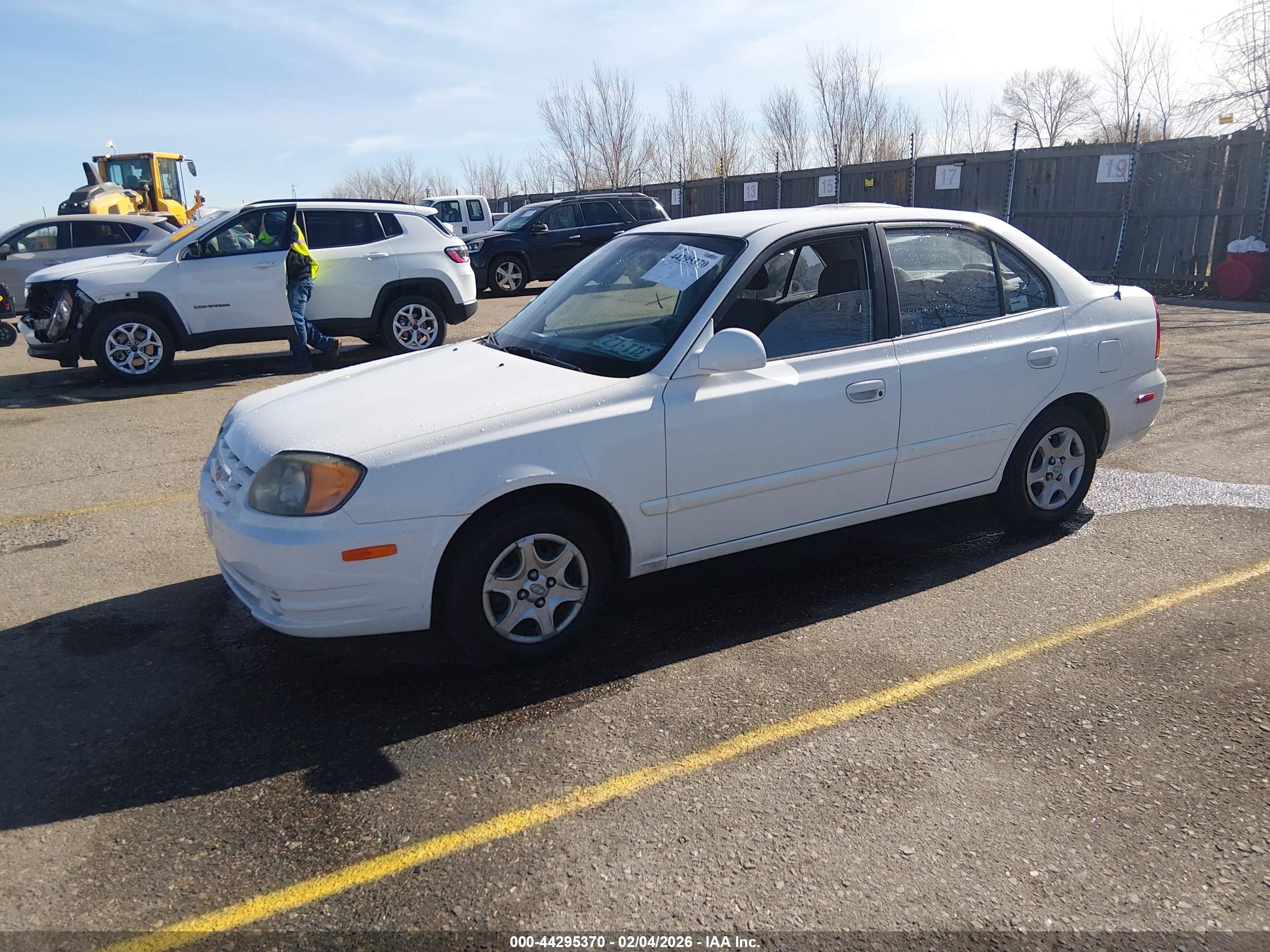 2004 Hyundai Accent Gl White vin: KMHCG45C14U535254