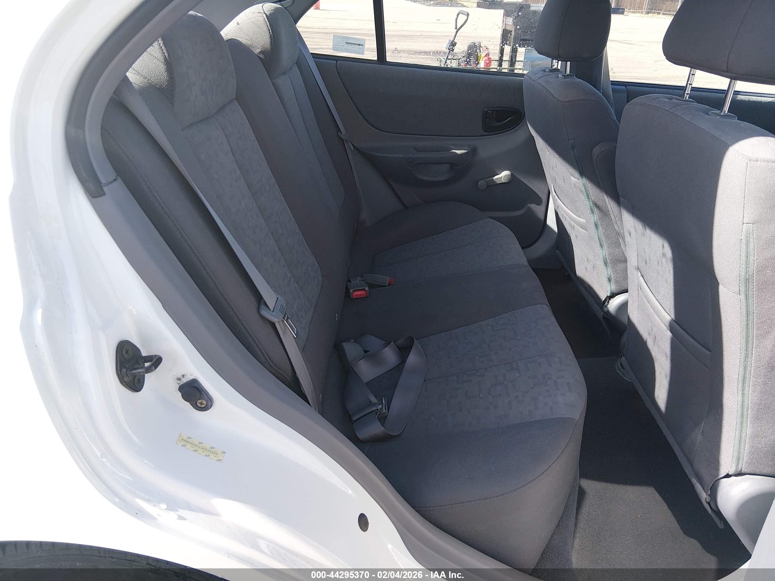 2004 Hyundai Accent Gl White vin: KMHCG45C14U535254
