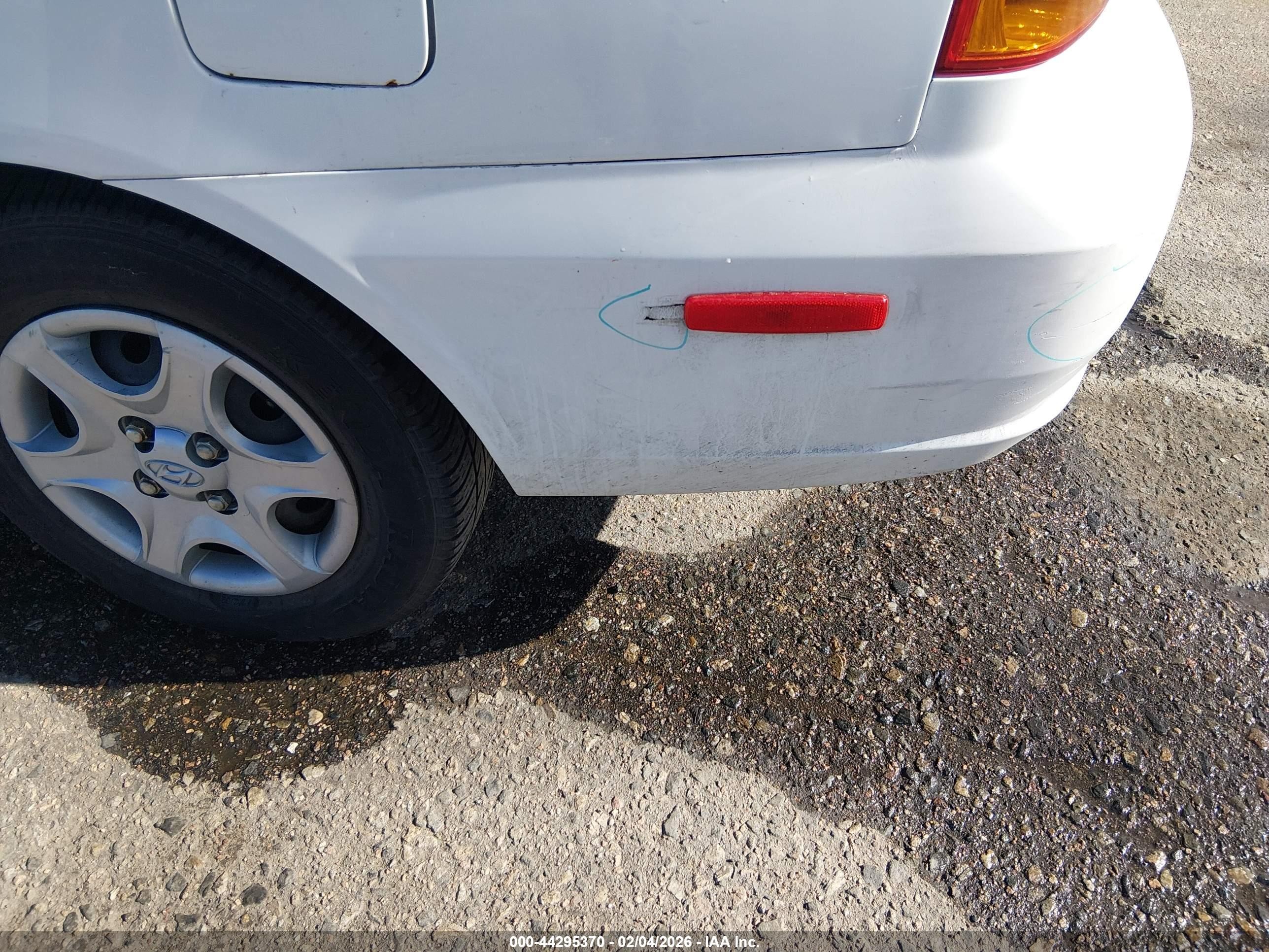 2004 Hyundai Accent Gl White vin: KMHCG45C14U535254