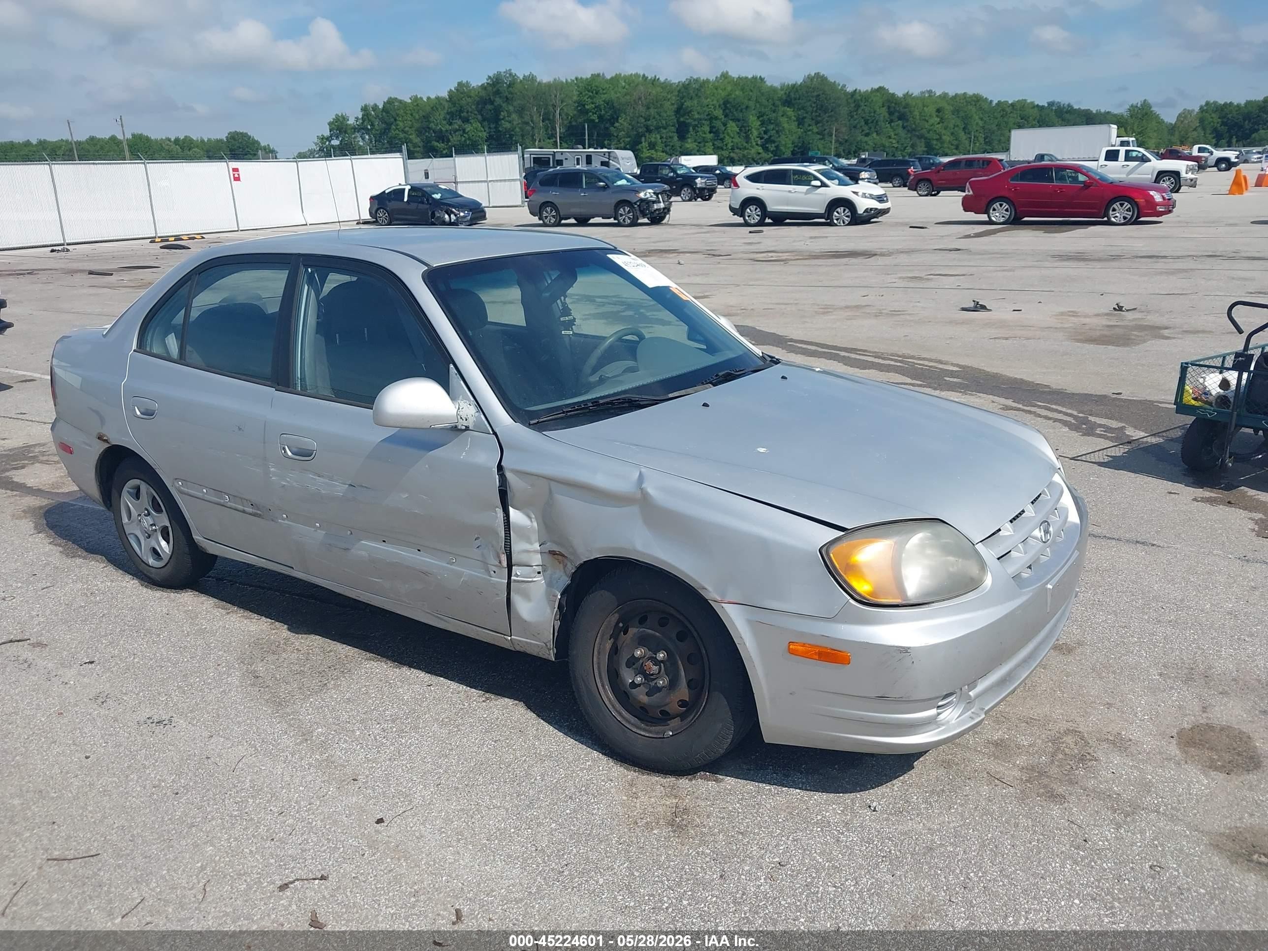 2005 Hyundai Accent Gls Серебряный vin: KMHCG45C15U636859