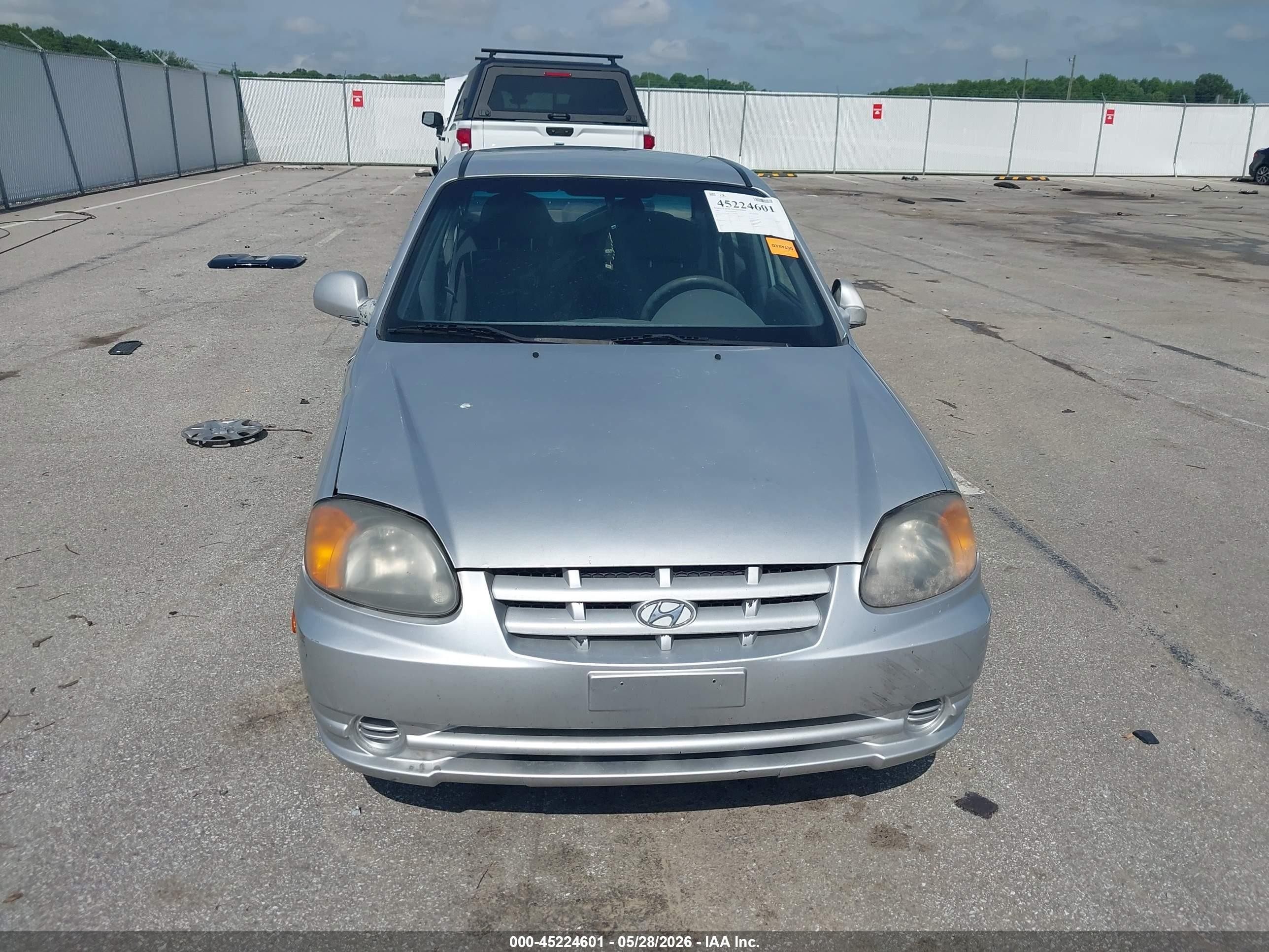 2005 Hyundai Accent Gls Серебряный vin: KMHCG45C15U636859