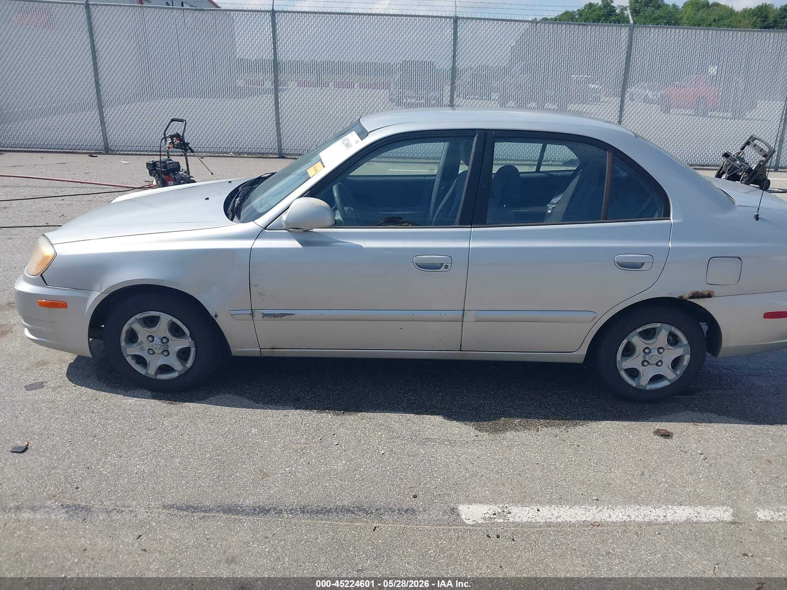 2005 Hyundai Accent Gls Серебряный vin: KMHCG45C15U636859