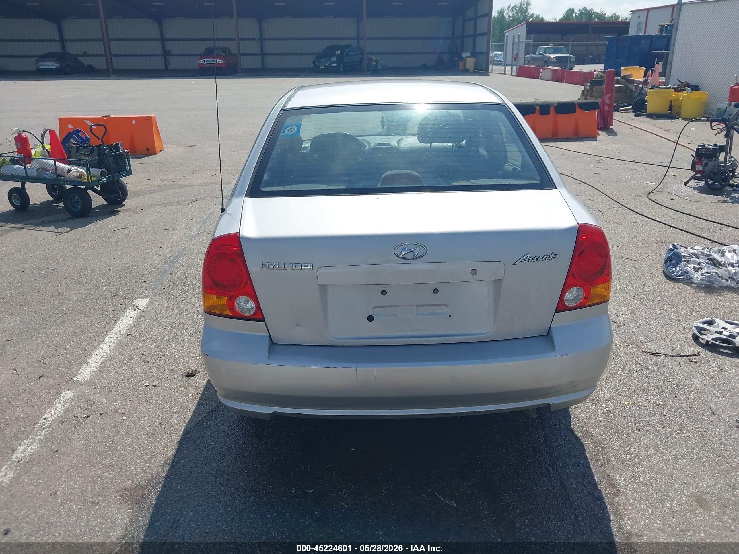 2005 Hyundai Accent Gls Серебряный vin: KMHCG45C15U636859