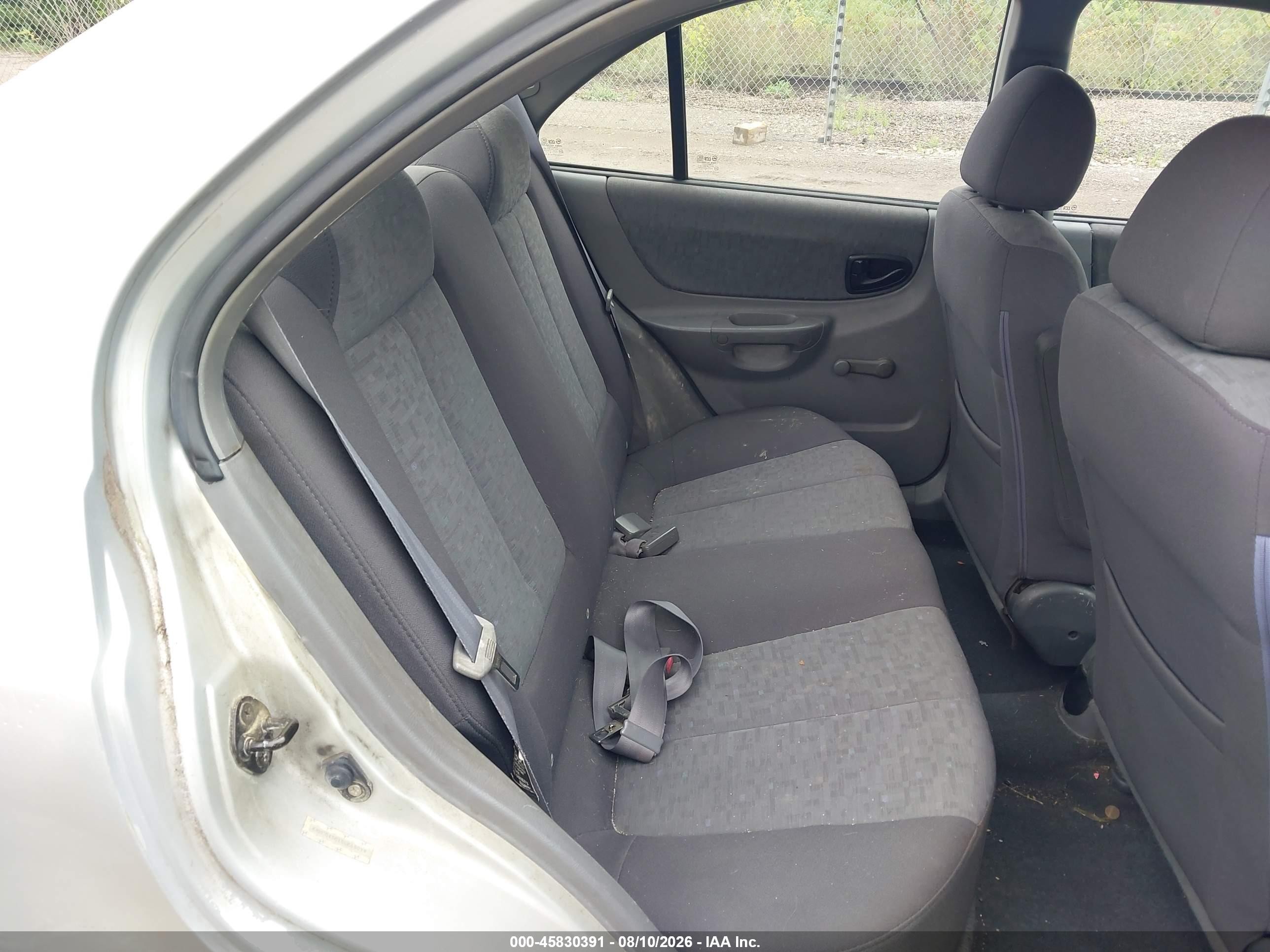 2005 Hyundai Accent Gls Silver vin: KMHCG45C15U659039