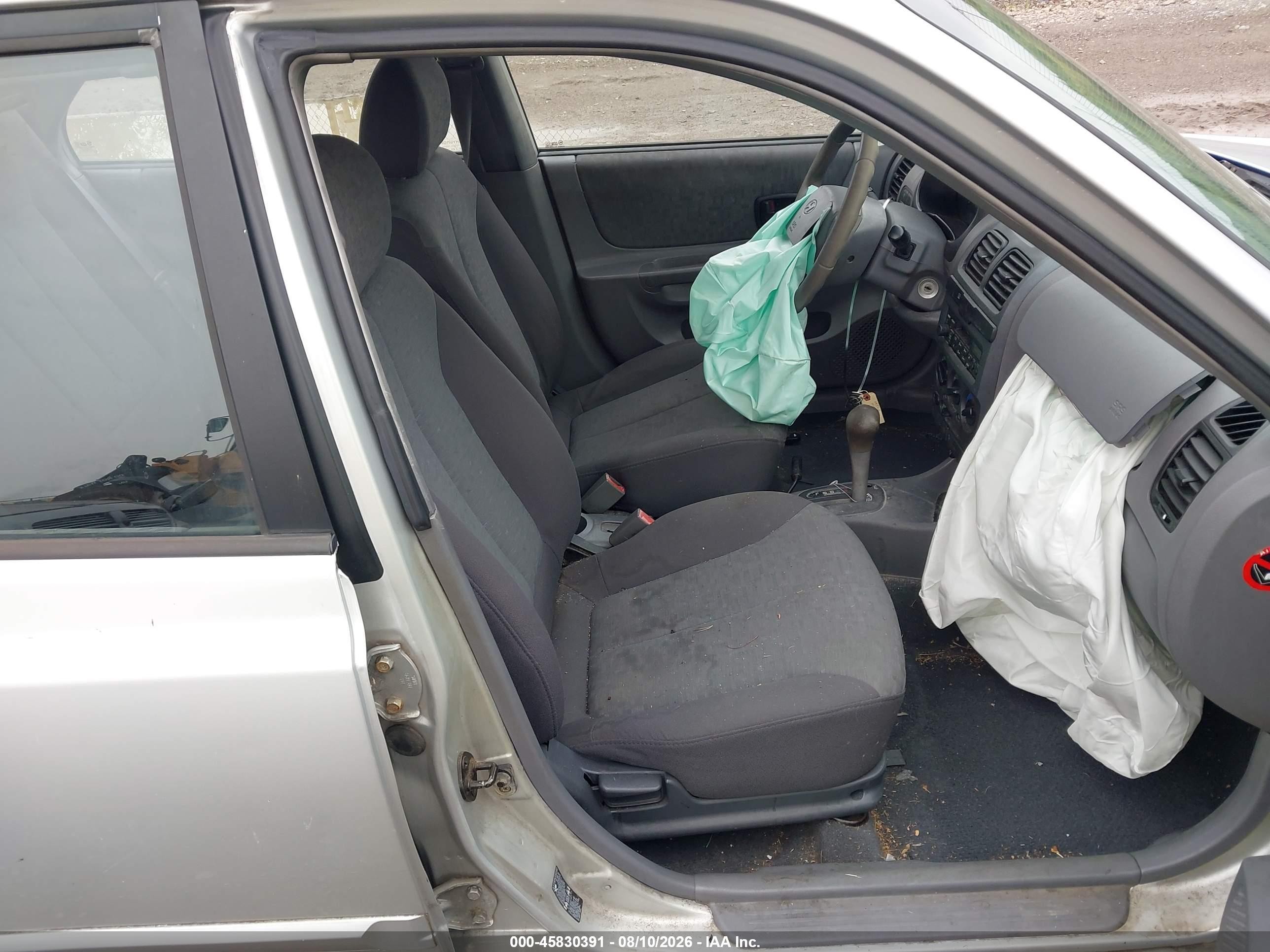 2005 Hyundai Accent Gls Silver vin: KMHCG45C15U659039