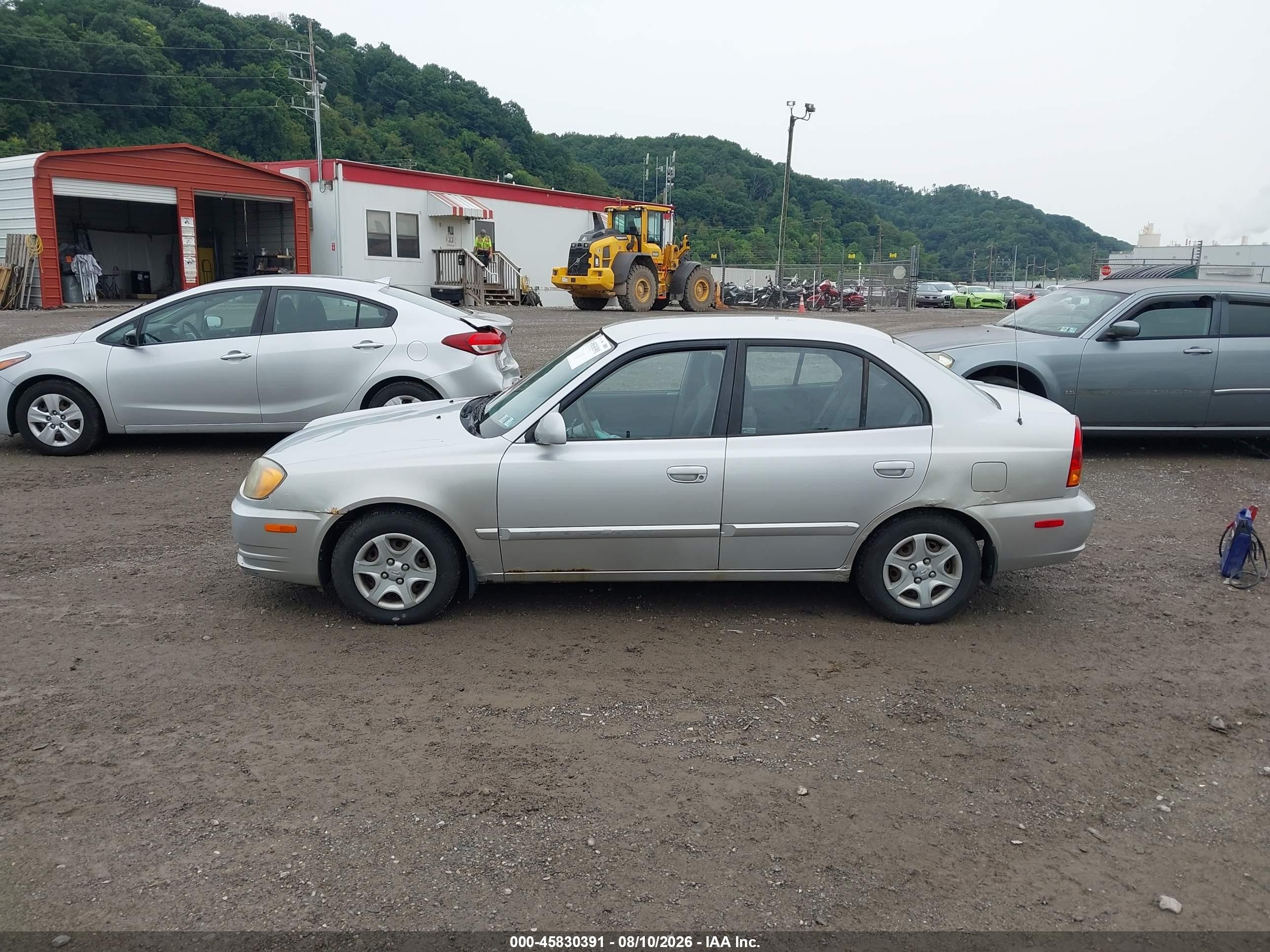 2005 Hyundai Accent Gls Silver vin: KMHCG45C15U659039