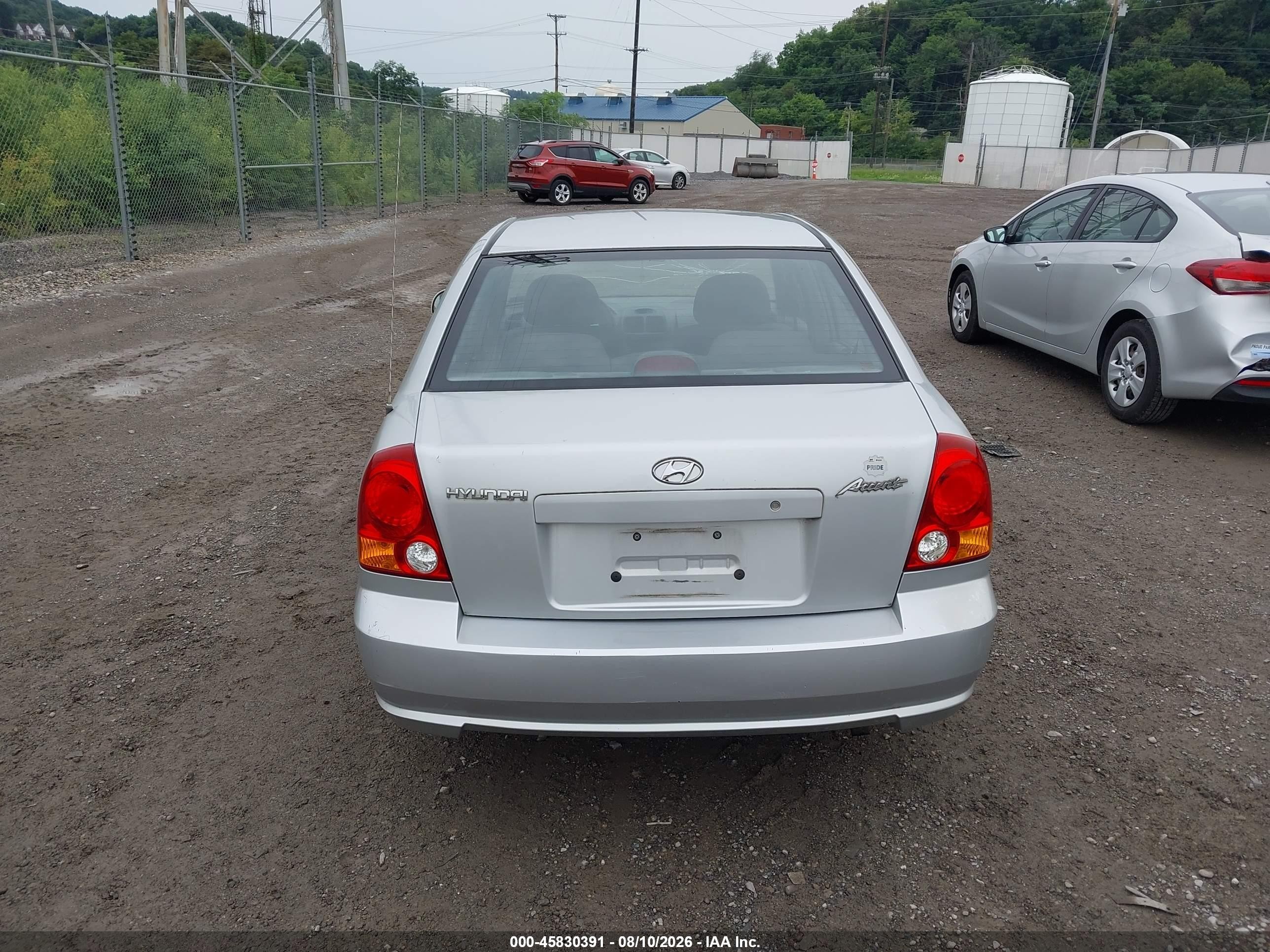 2005 Hyundai Accent Gls Silver vin: KMHCG45C15U659039