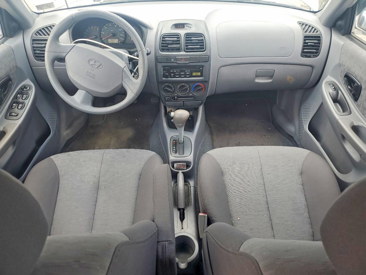2004 Hyundai Accent Gl Silver vin: KMHCG45C24U552287