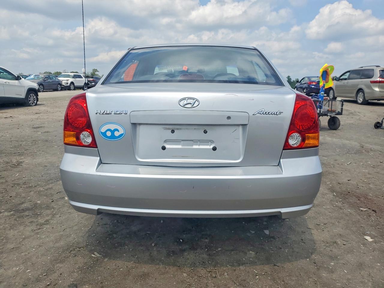 2004 Hyundai Accent Gl Silver vin: KMHCG45C24U552287