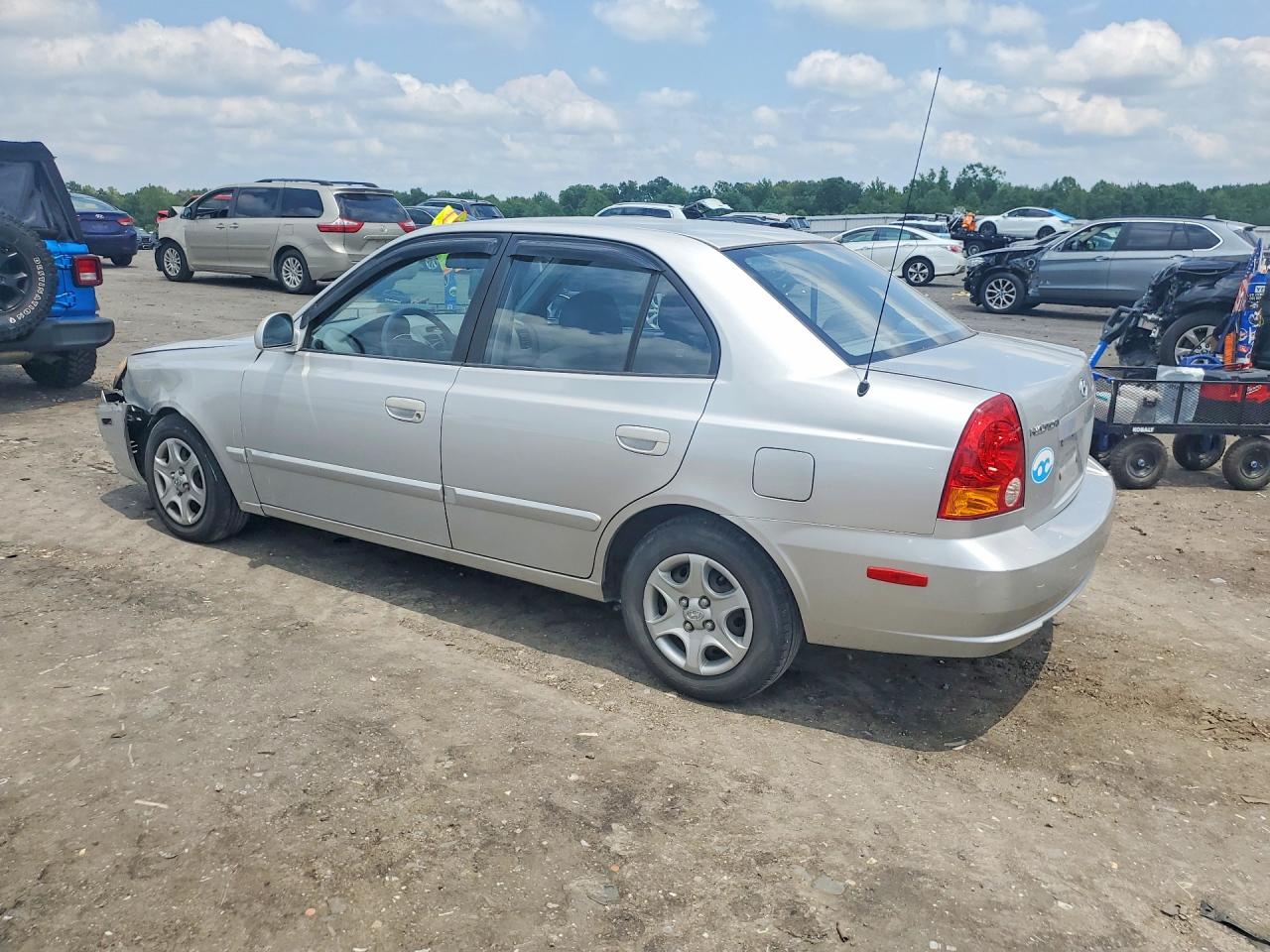 2004 Hyundai Accent Gl Silver vin: KMHCG45C24U552287