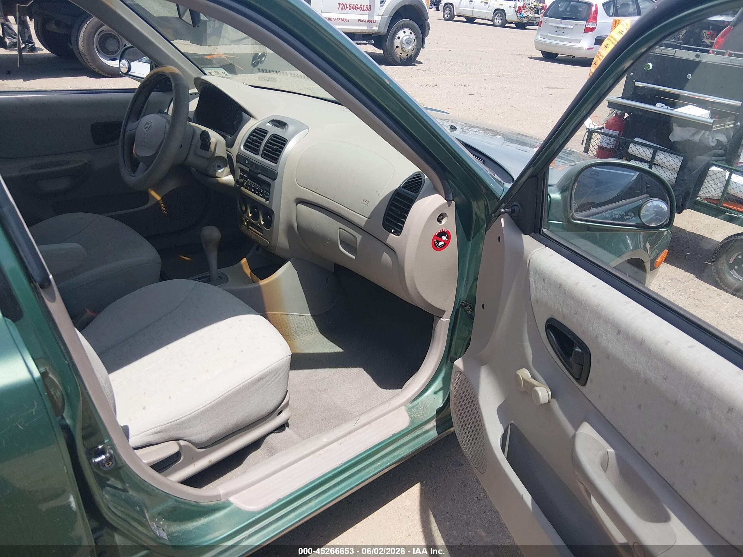 2005 Hyundai Accent Gls Зеленый vin: KMHCG45C25U672351