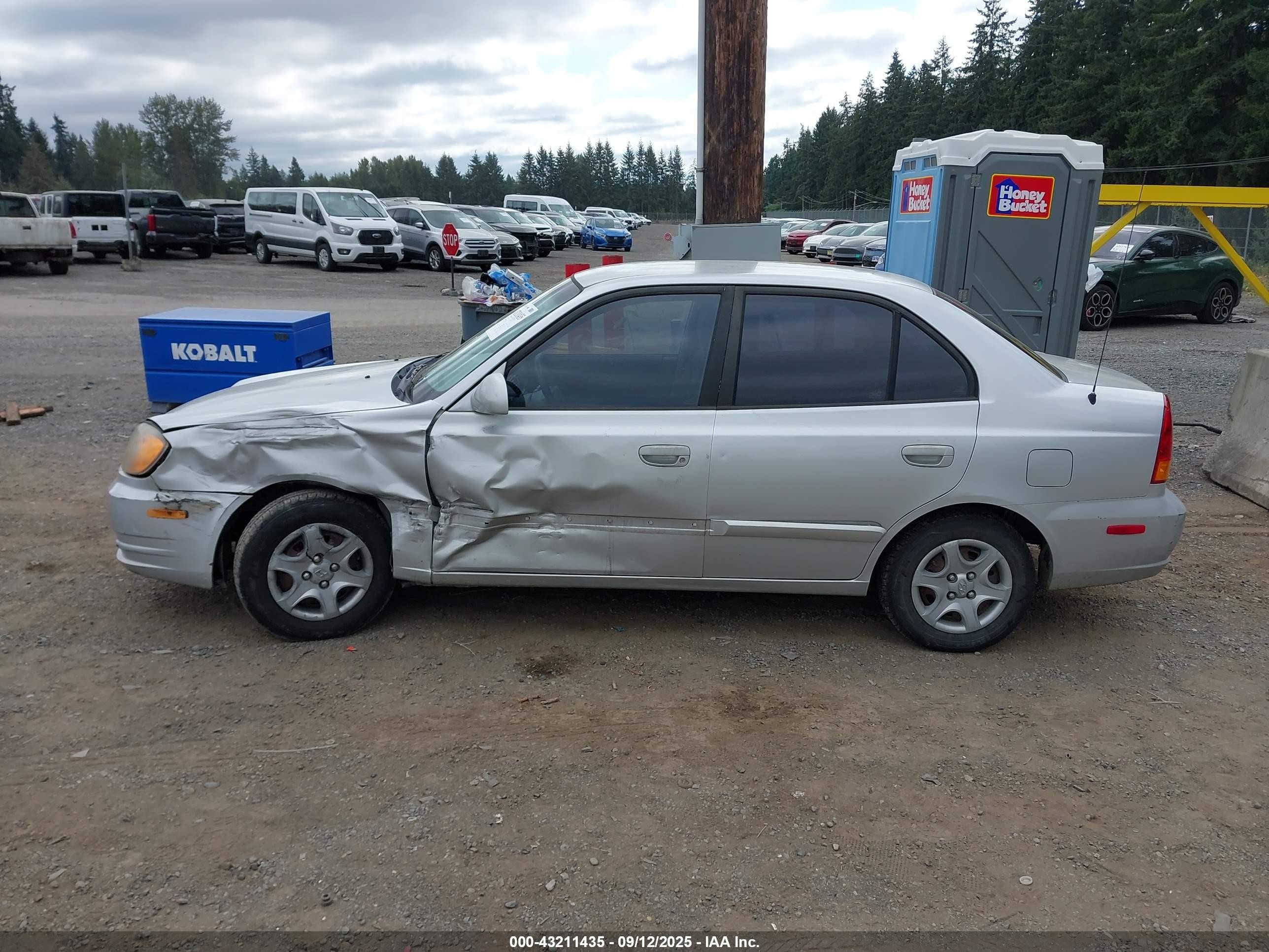 2003 Hyundai Accent Gl Gray vin: KMHCG45C33U472740