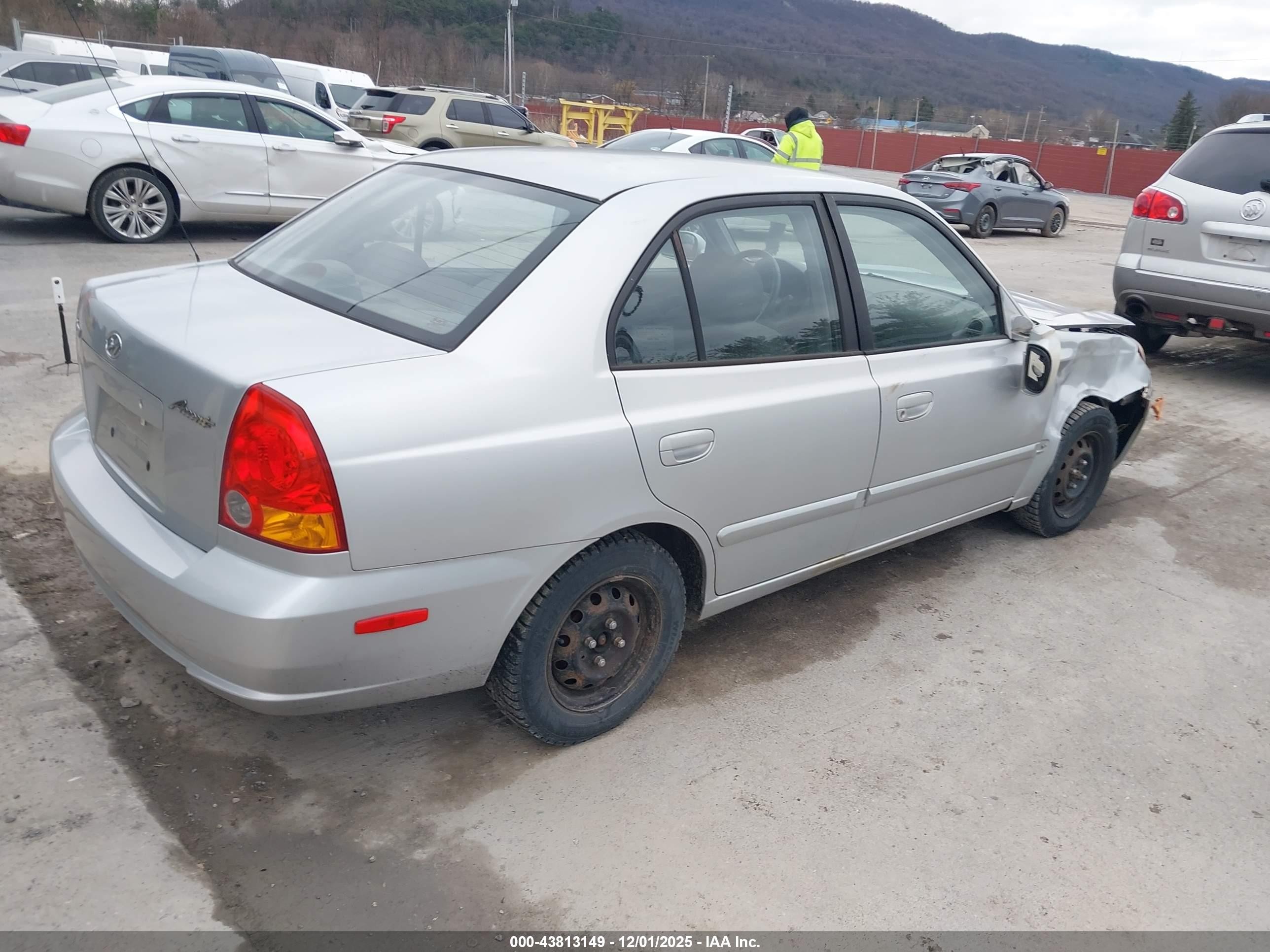 2004 Hyundai Accent Gl Silver vin: KMHCG45C34U512896