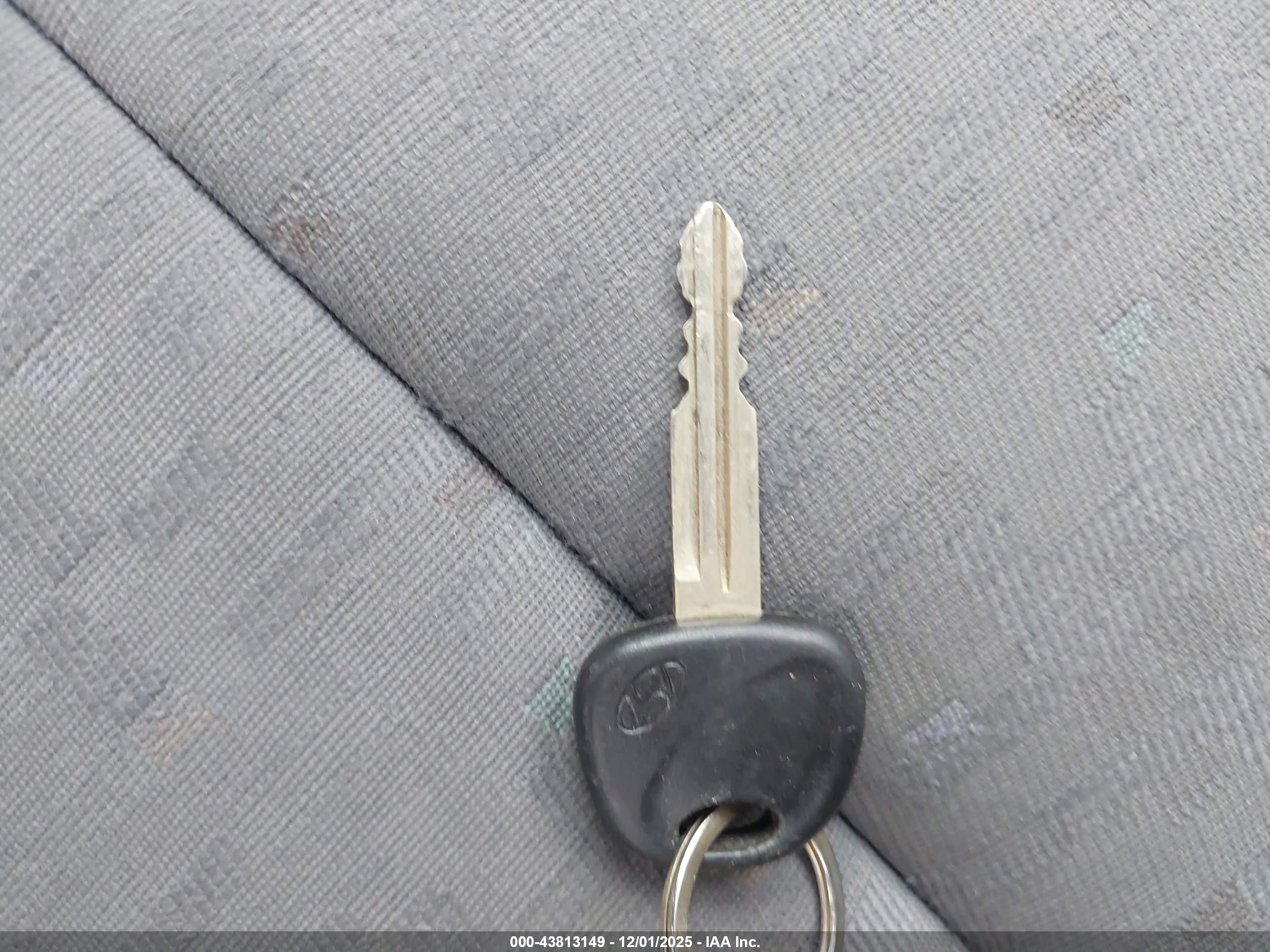 2004 Hyundai Accent Gl Silver vin: KMHCG45C34U512896