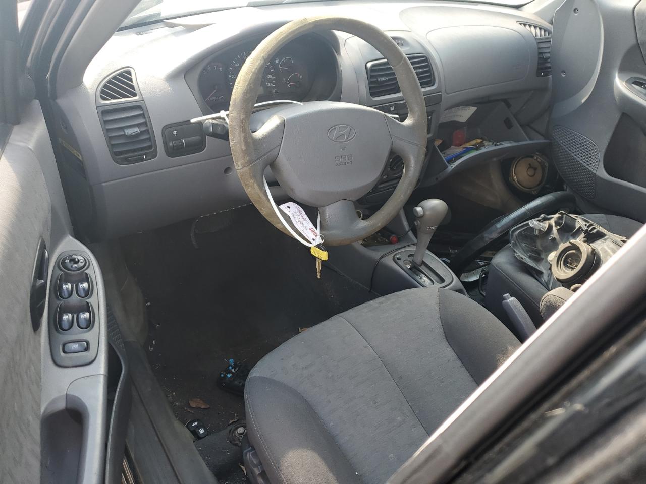 2004 Hyundai Accent Gl Black vin: KMHCG45C34U529312