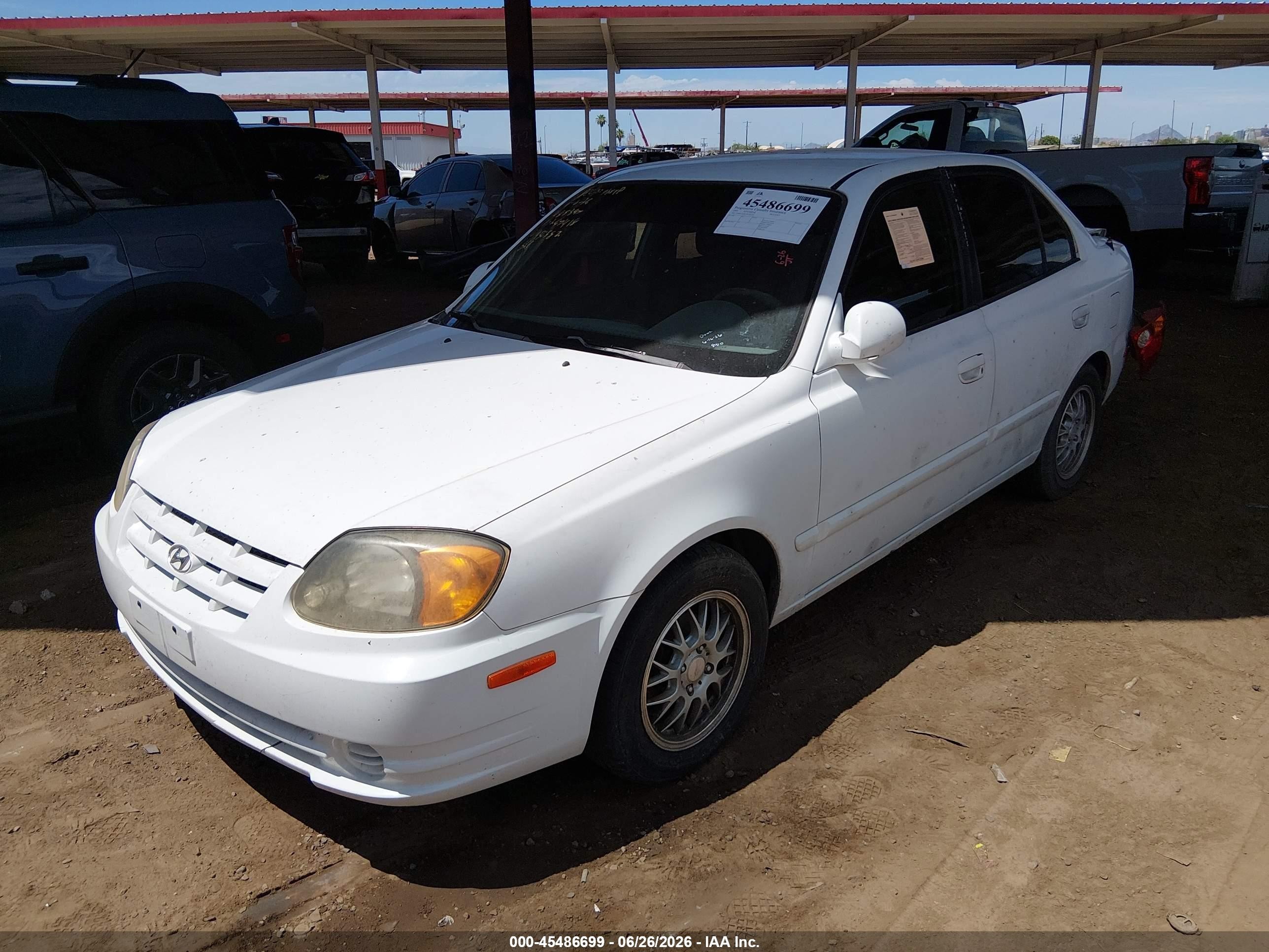 2005 Hyundai Accent Gls White vin: KMHCG45C35U585347